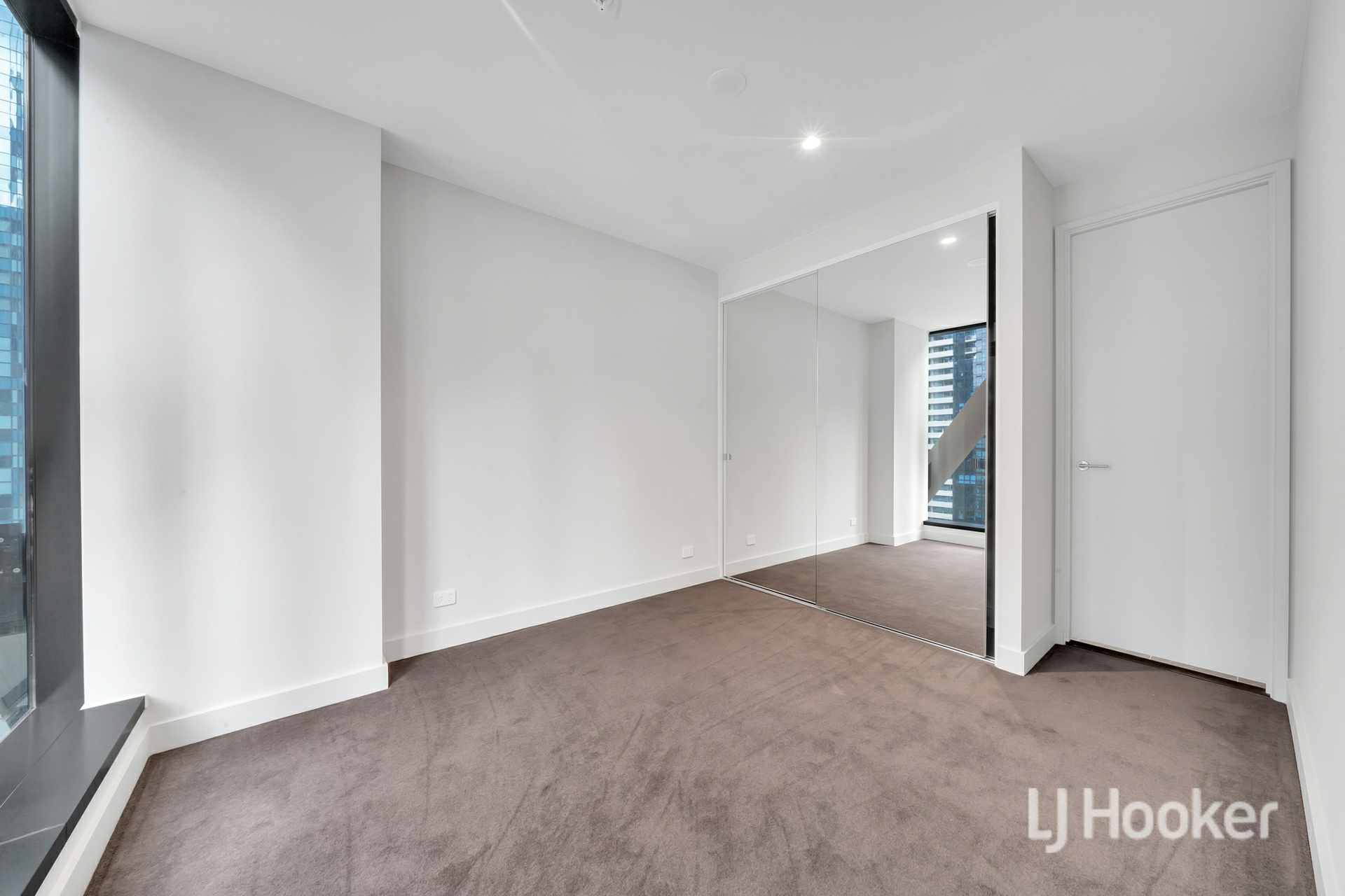 1506/318 Queen Street, MELBOURNE