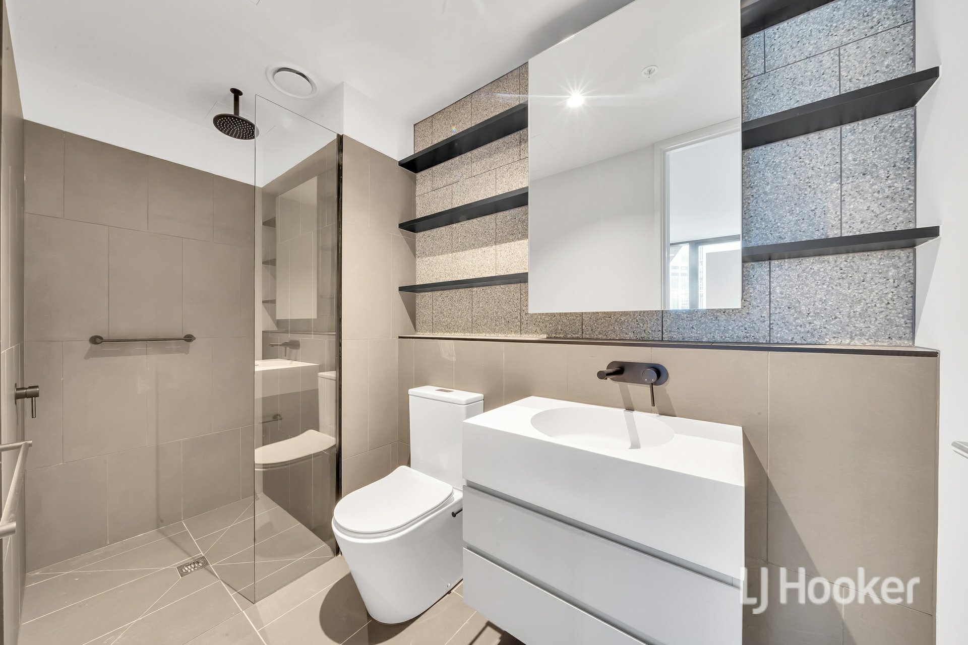 1506/318 Queen Street, MELBOURNE