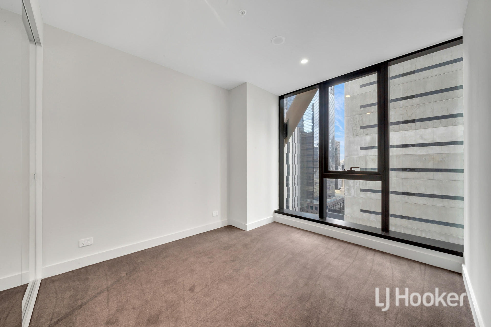1506/318 Queen Street, MELBOURNE