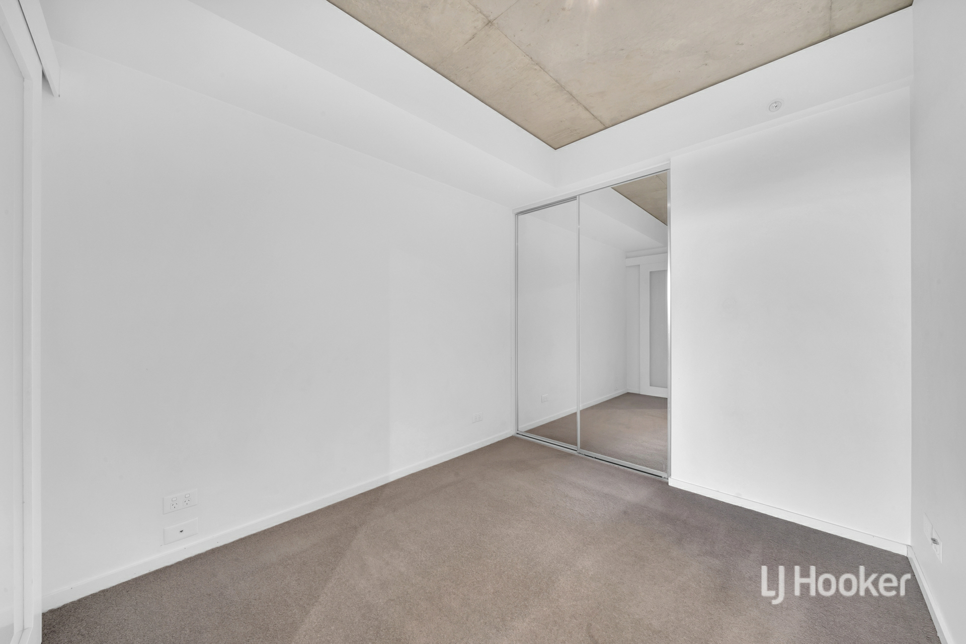 716/17 Singers Lane, MELBOURNE