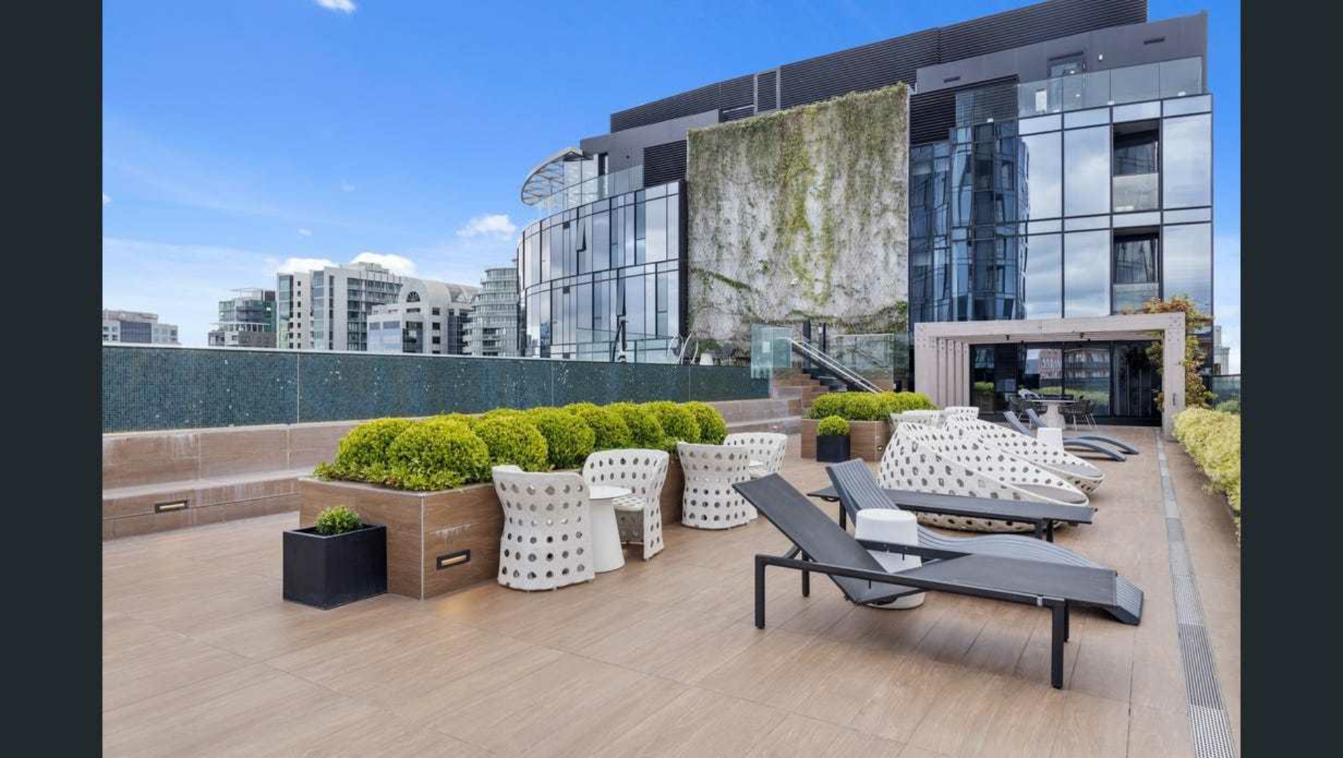 1116/555 St Kilda Road, MELBOURNE