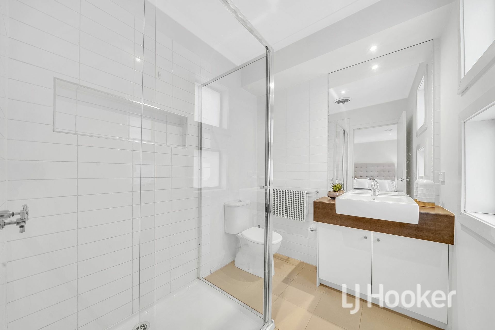 39 Evergreen Boulevard, CLAYTON SOUTH