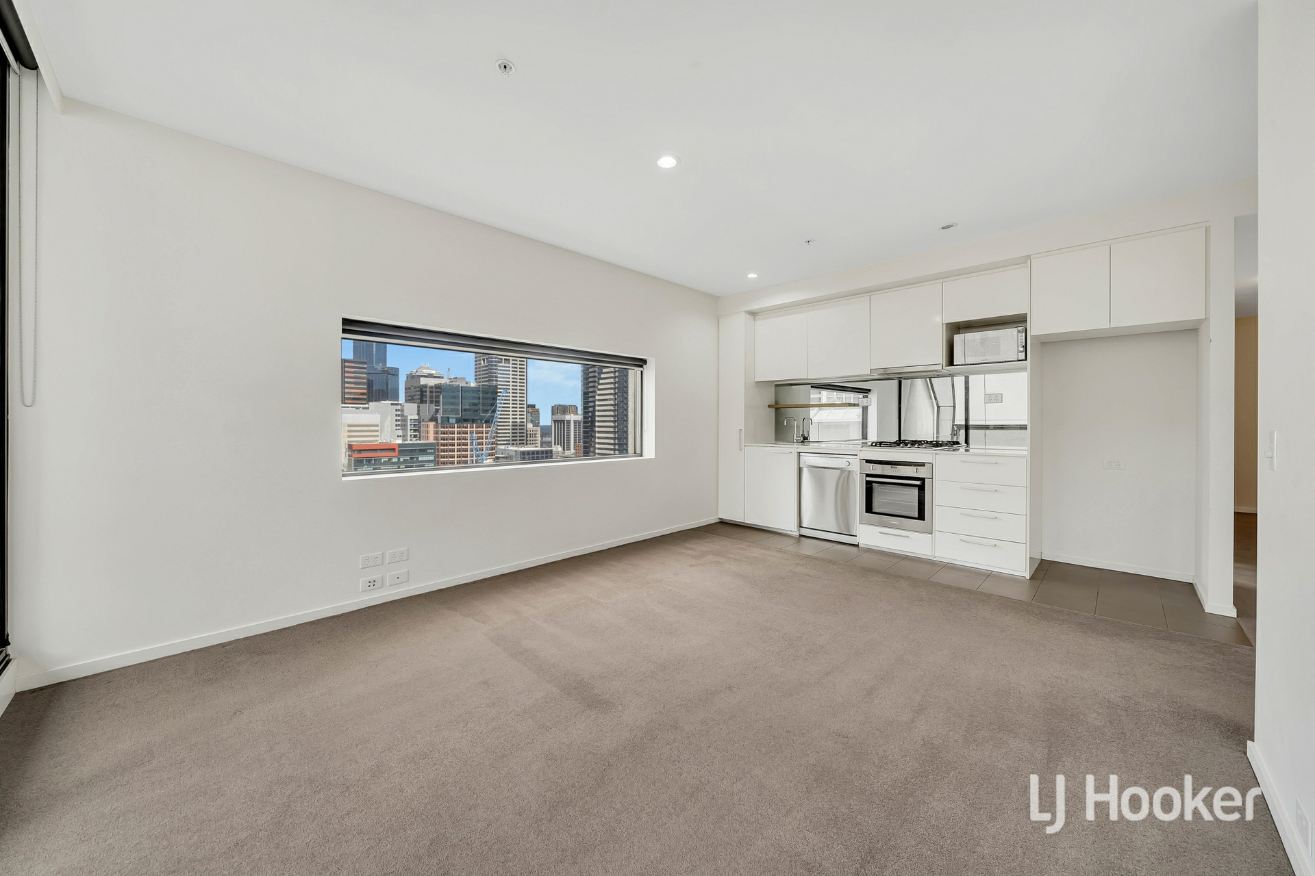 2105/350 William Street, MELBOURNE