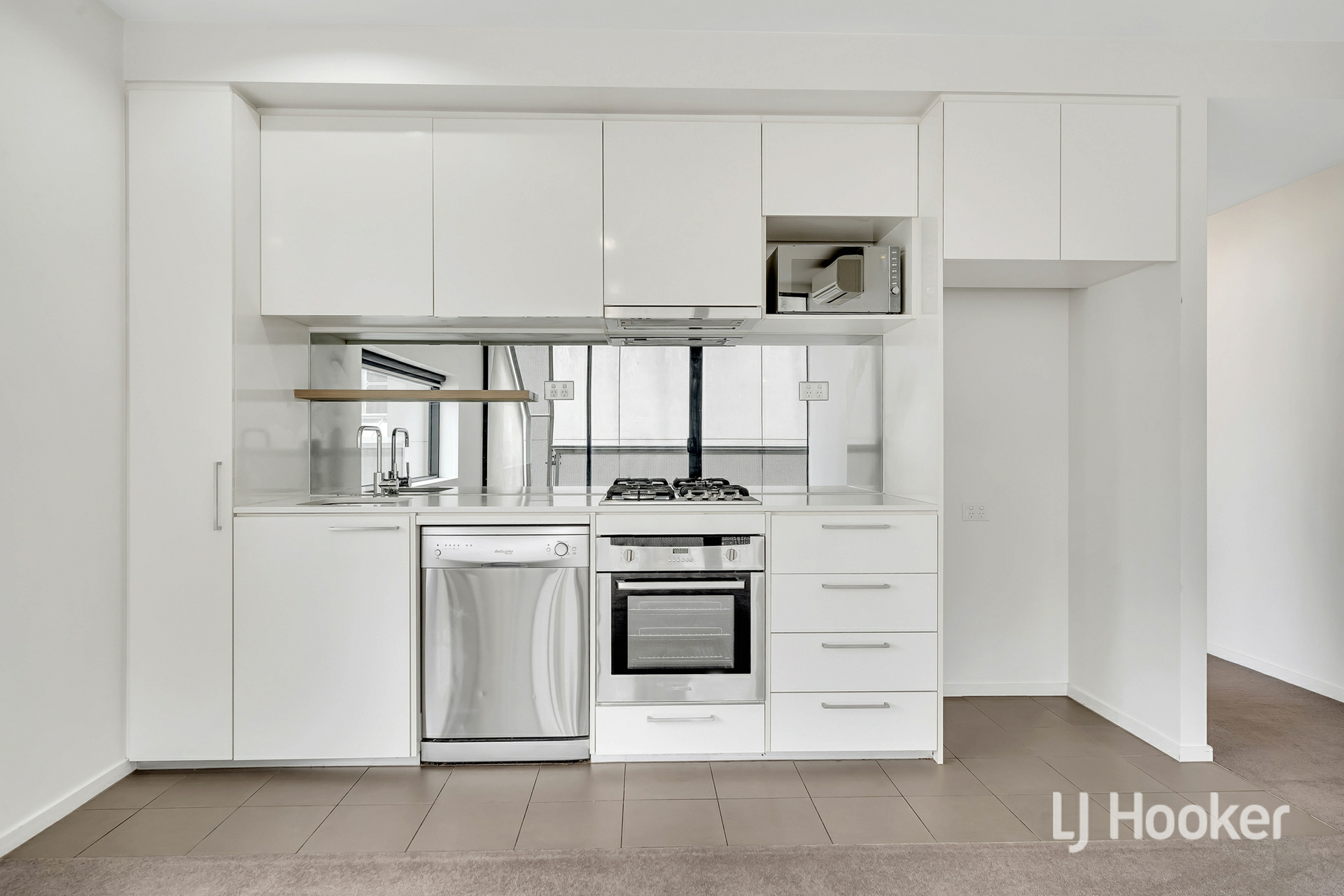 2105/350 William Street, MELBOURNE