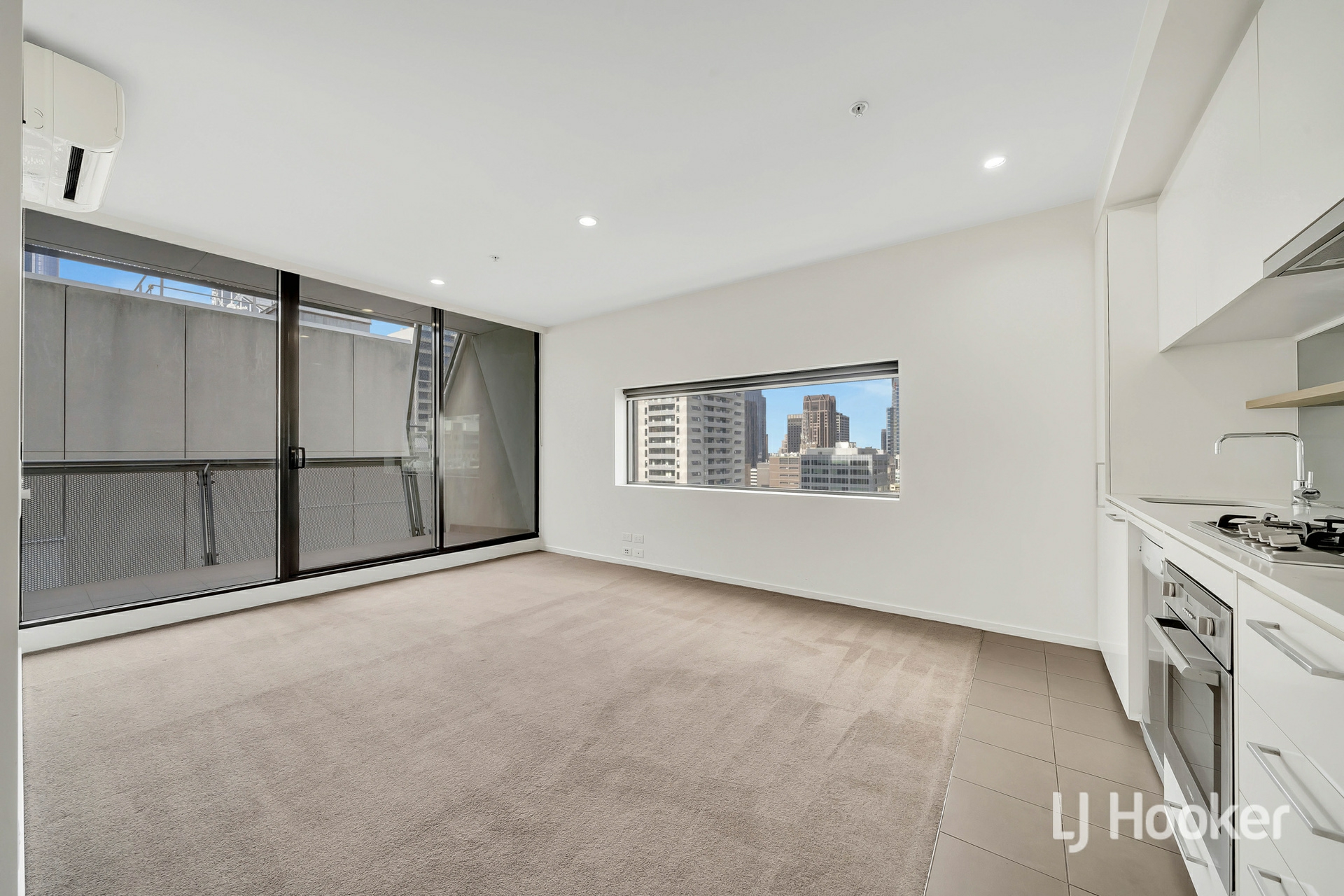 2105/350 William Street, MELBOURNE