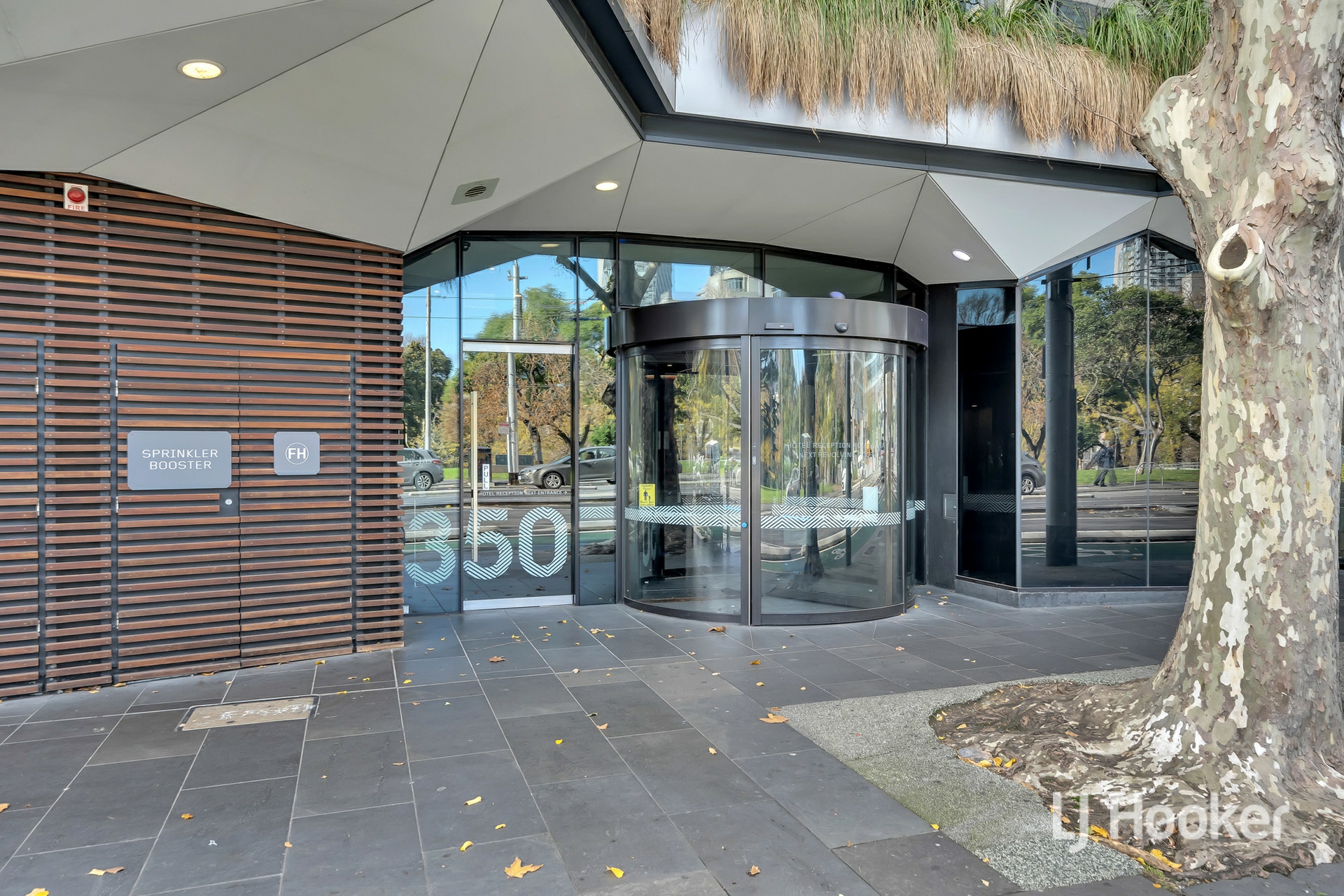 2105/350 William Street, MELBOURNE