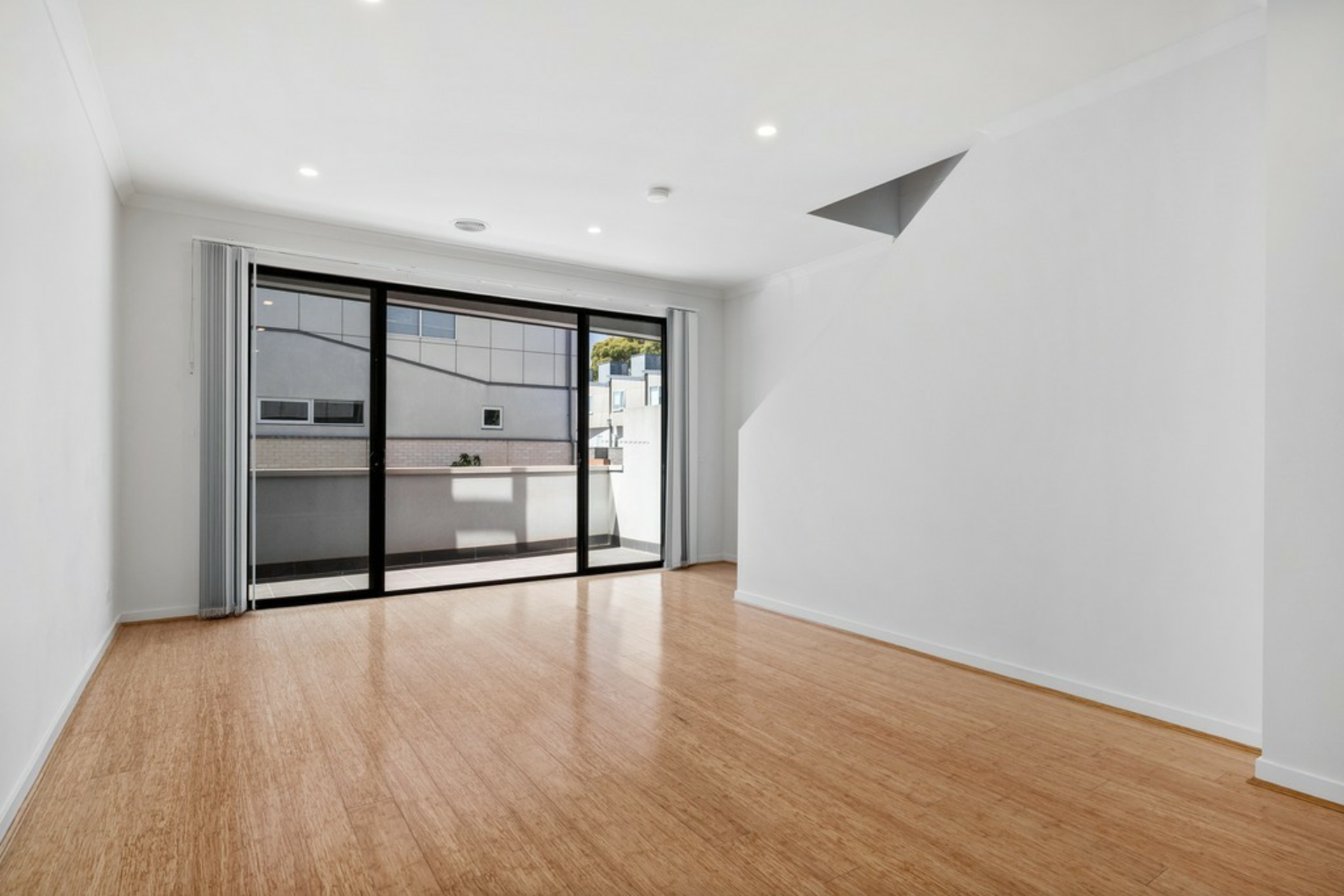 8 Aviary Grove — photo from LJ Hooker City Residential