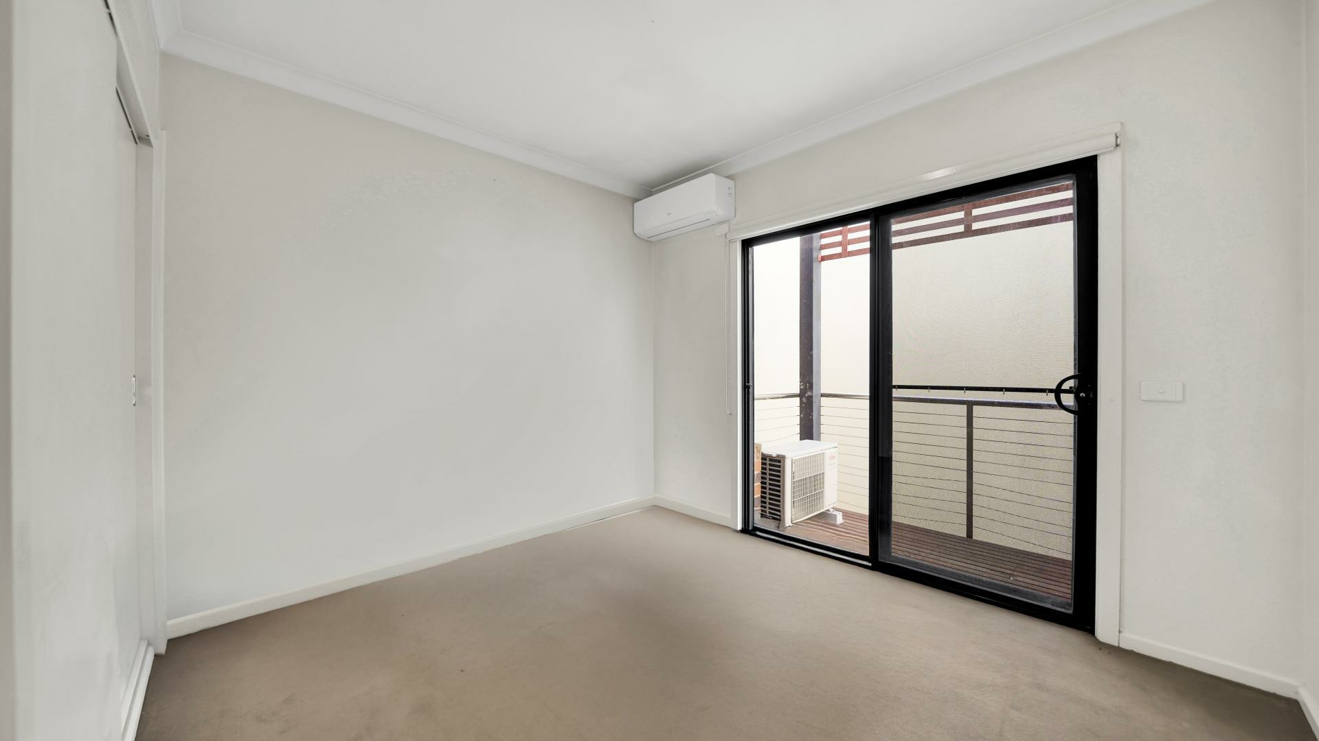 7/124-136 Mason Street — photo 4 of 20