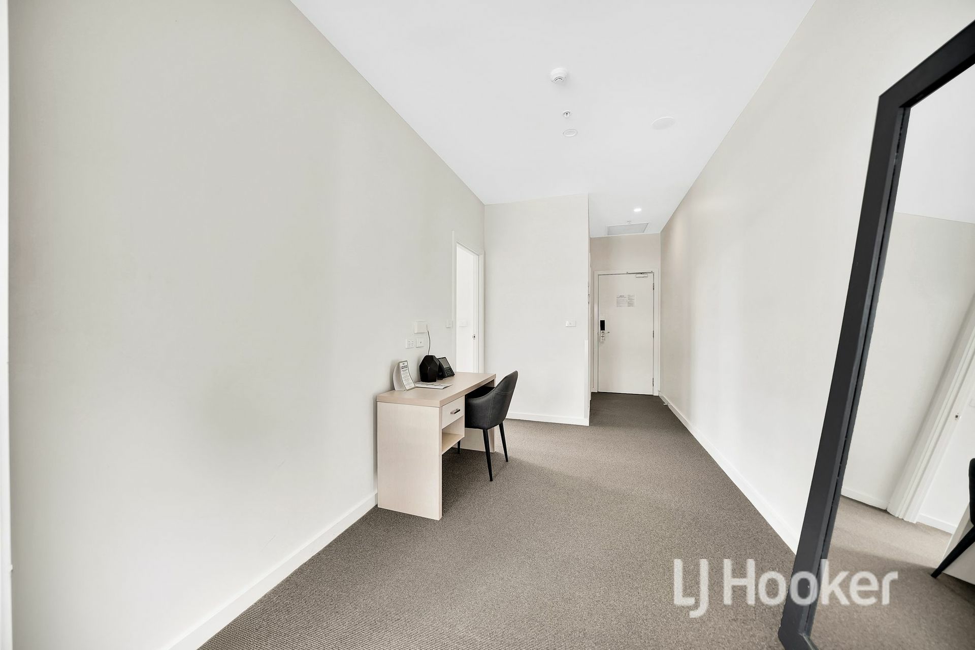2109/60 Market Street — photo 3 of 27
