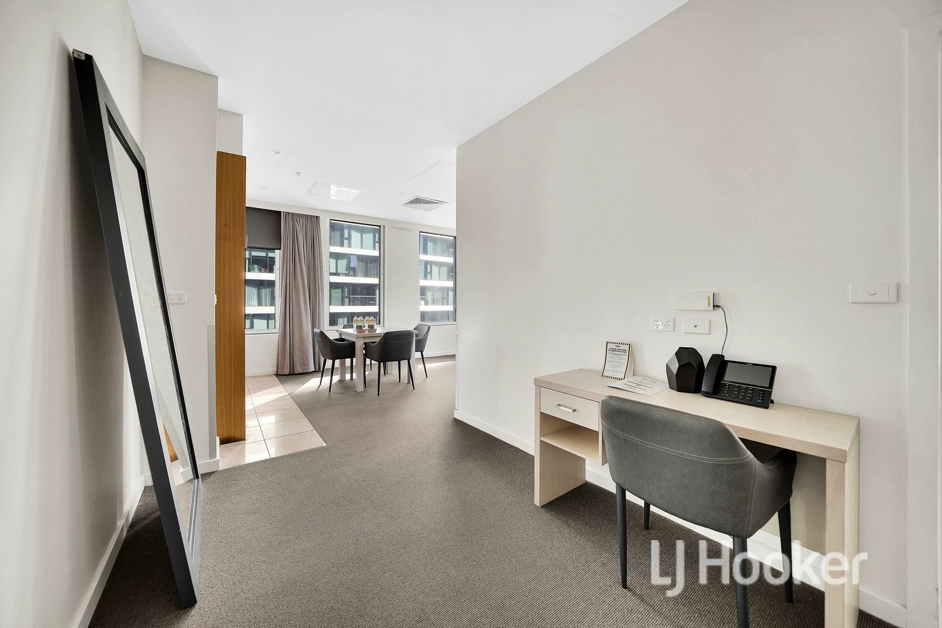 2109/60 Market Street — photo 4 of 27