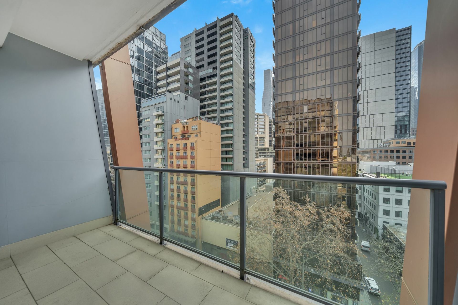 913/555 Flinders Street — photo 9 of 15