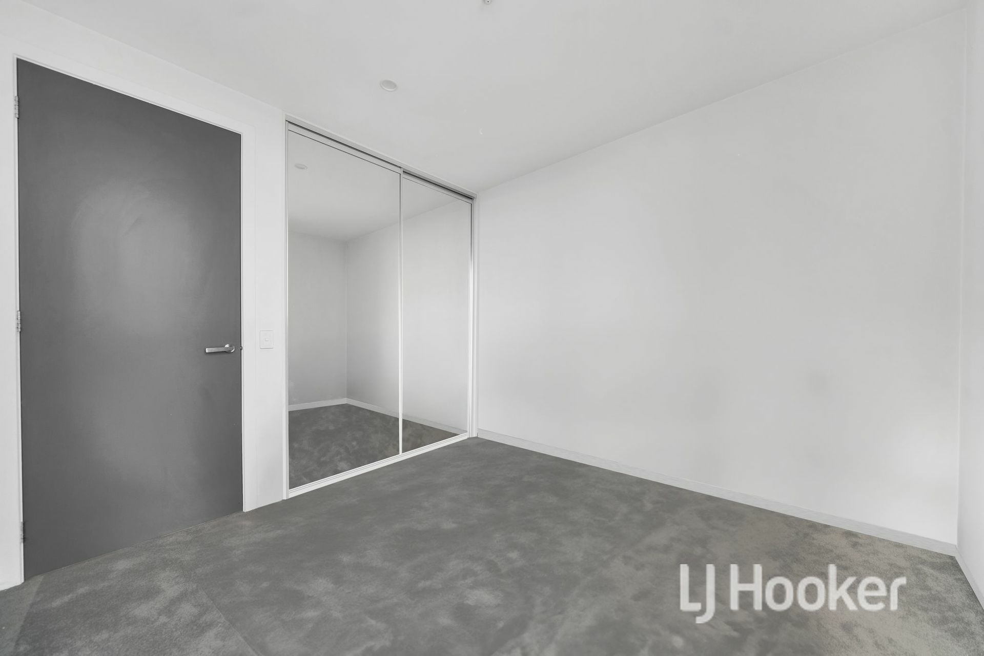 809/91 Galada Avenue — photo 5 of 12
