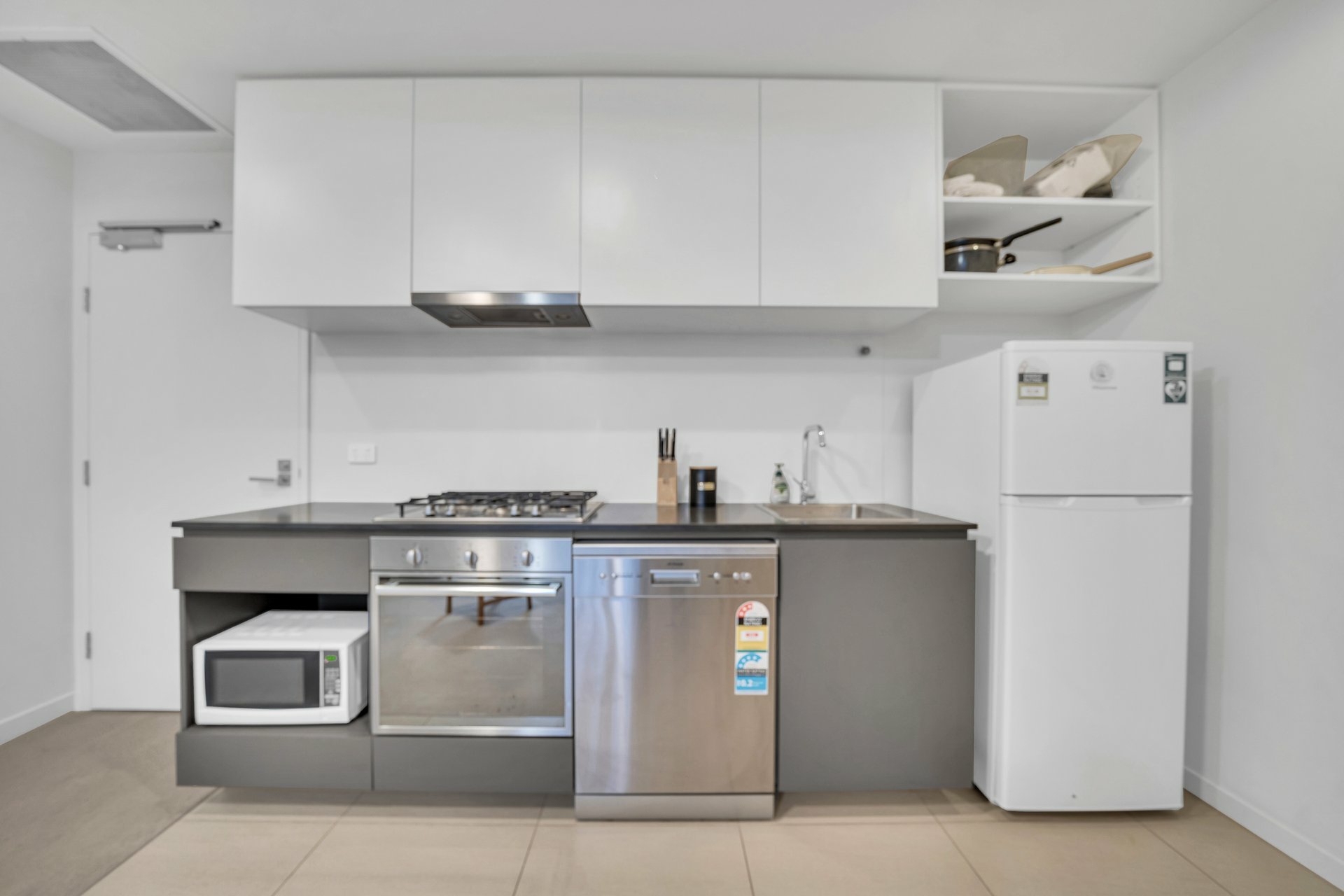 3610/568 Collins Street — photo 4 of 18