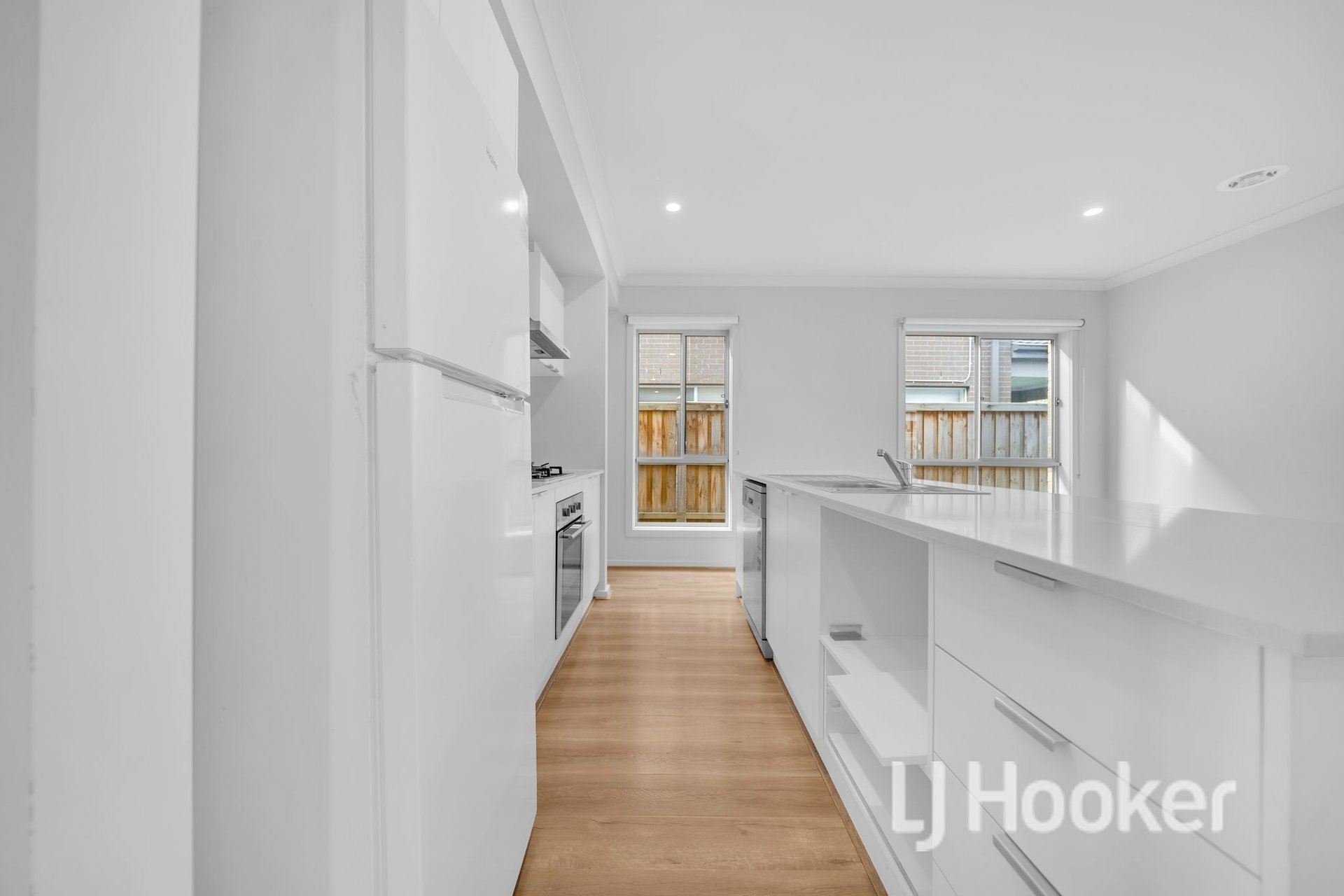 101 Evesham Drive — photo 5 of 26