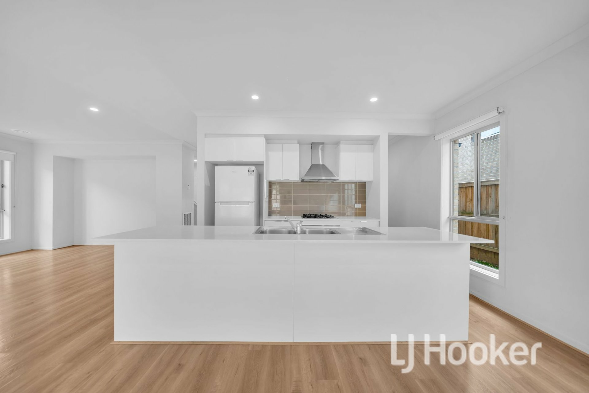 101 Evesham Drive — photo 7 of 26