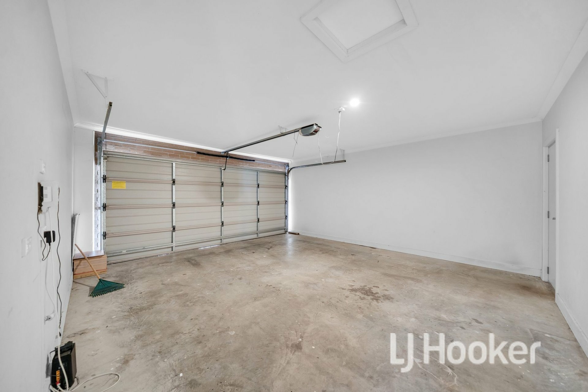 101 Evesham Drive — photo 9 of 26