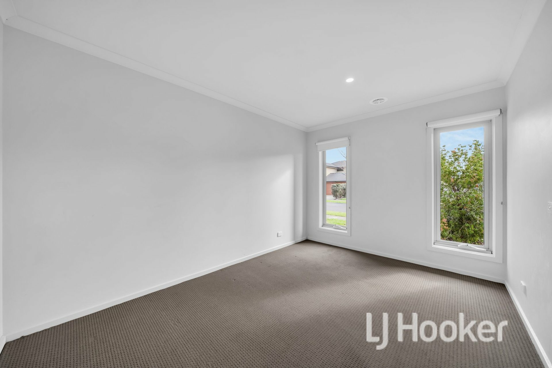 101 Evesham Drive — photo 10 of 26