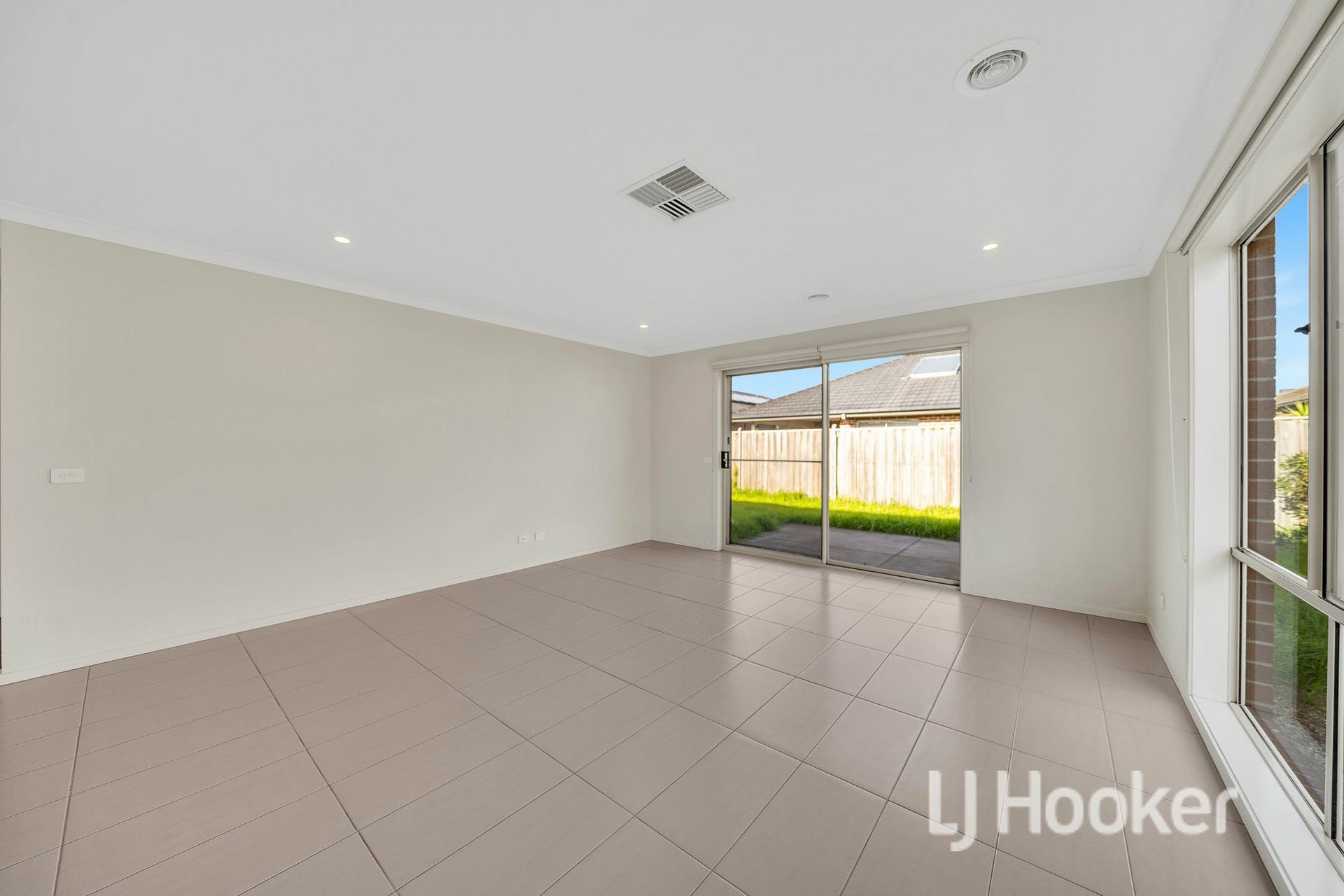 18 Aspera Drive — photo 2 of 20