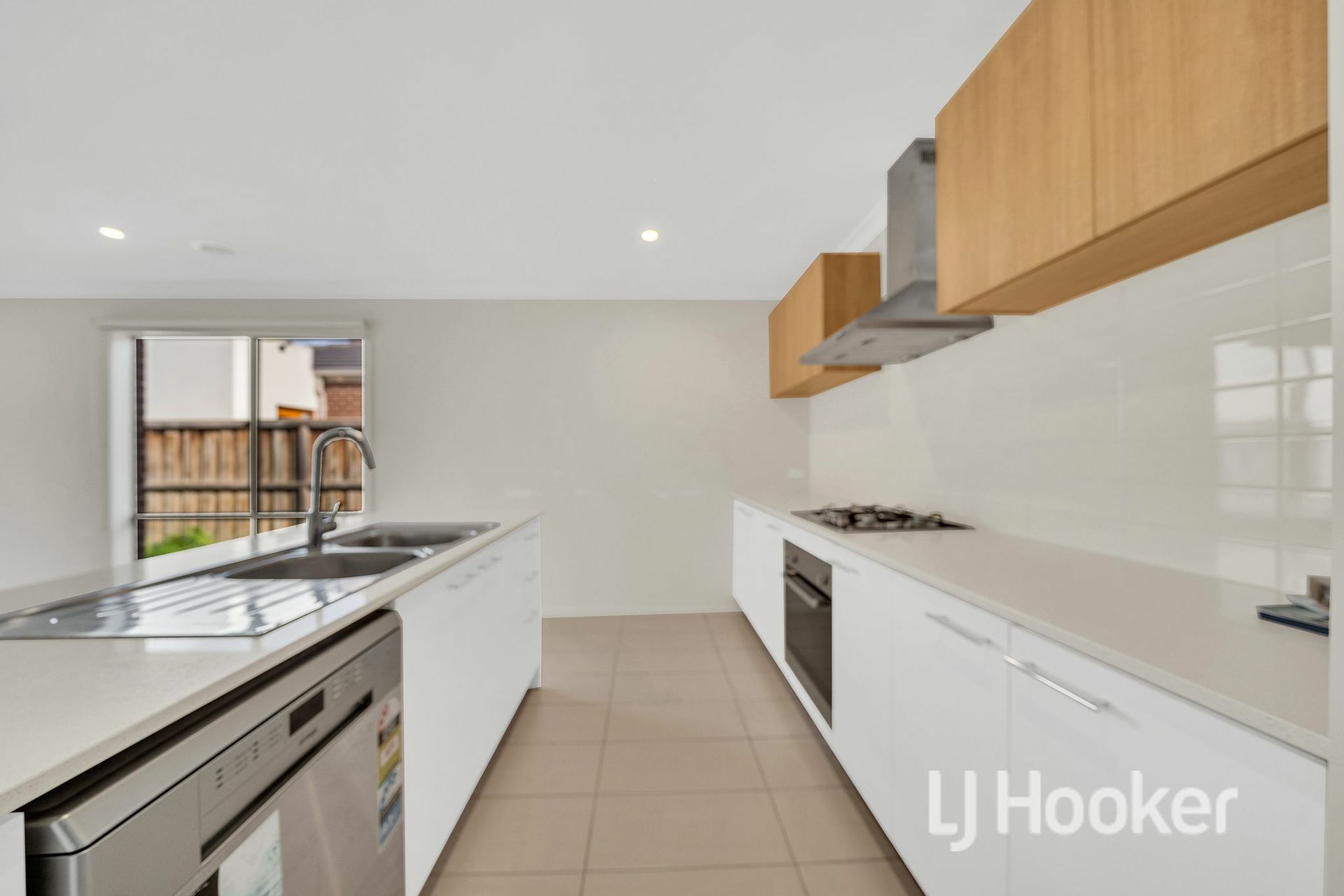 18 Aspera Drive — photo 8 of 20