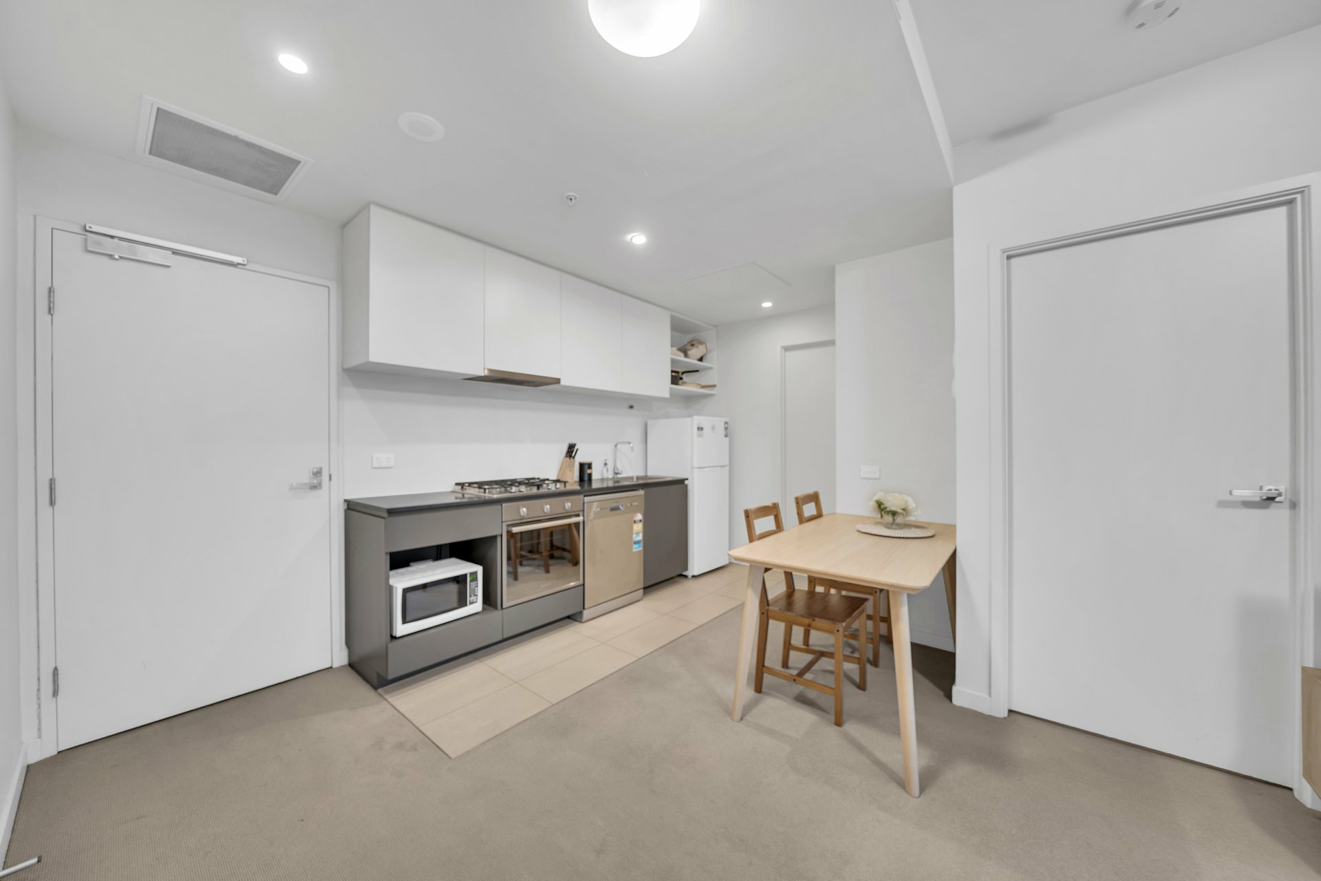 3610/568 Collins Street — photo 5 of 18