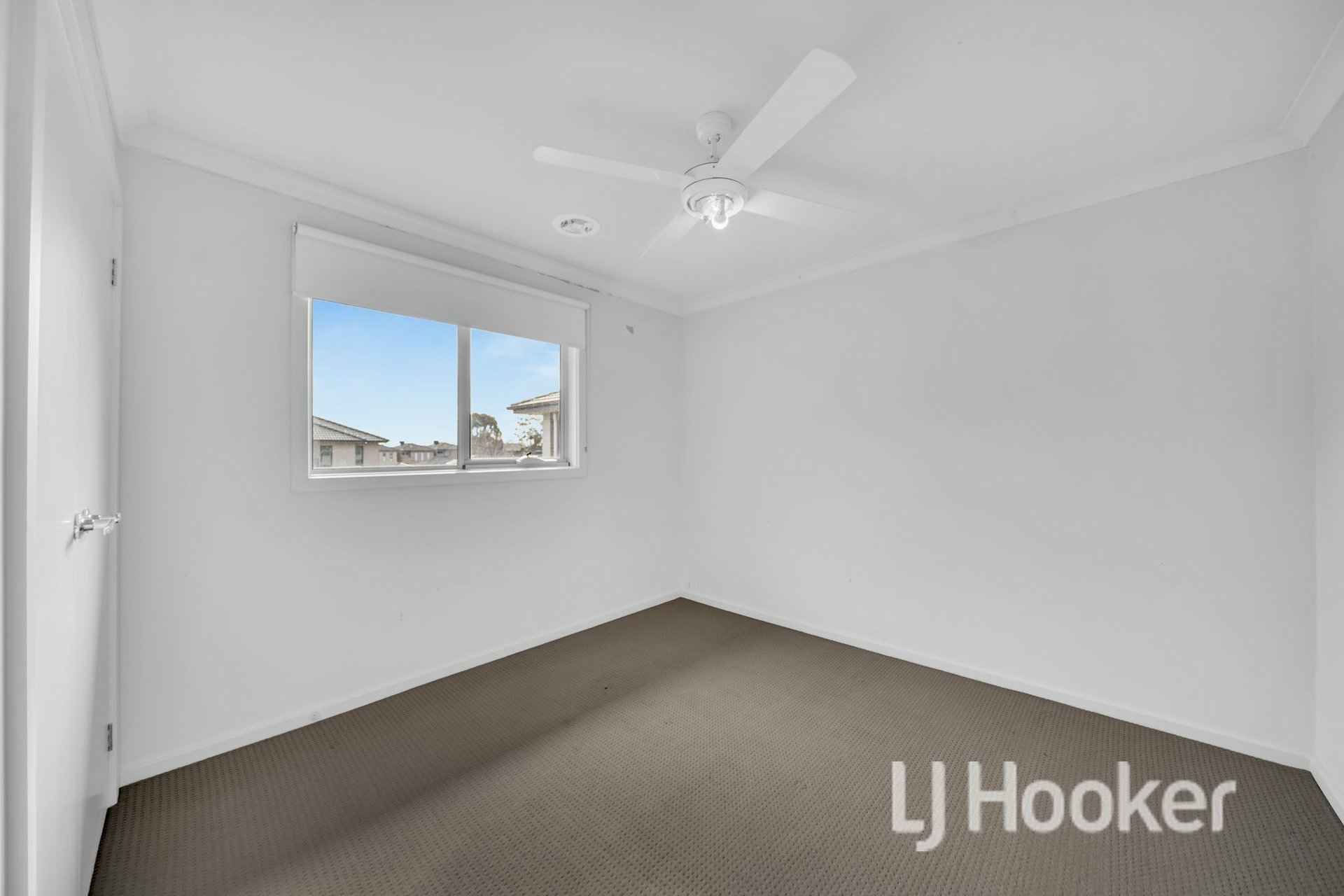 101 Evesham Drive — photo 13 of 26
