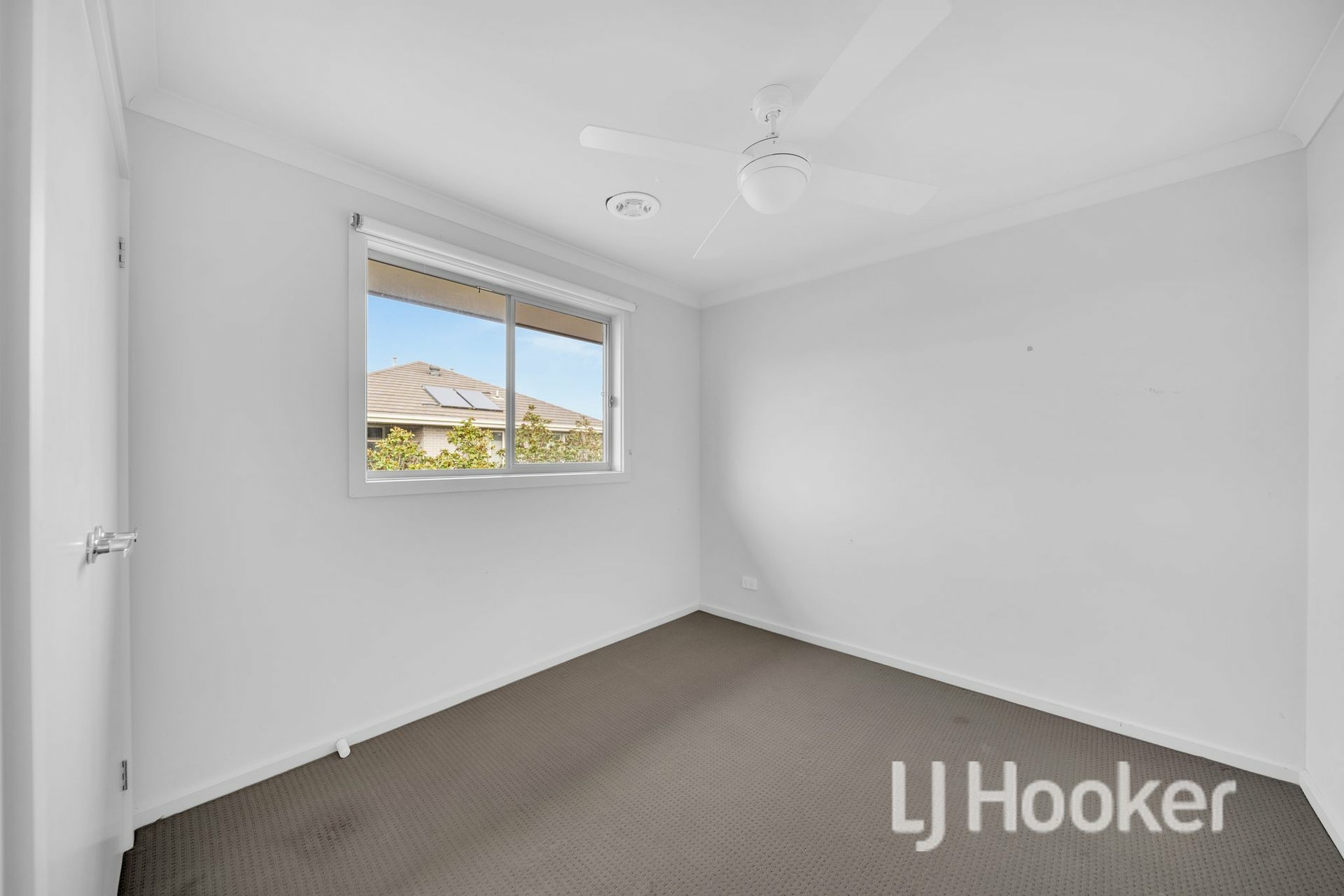 101 Evesham Drive — photo 15 of 26