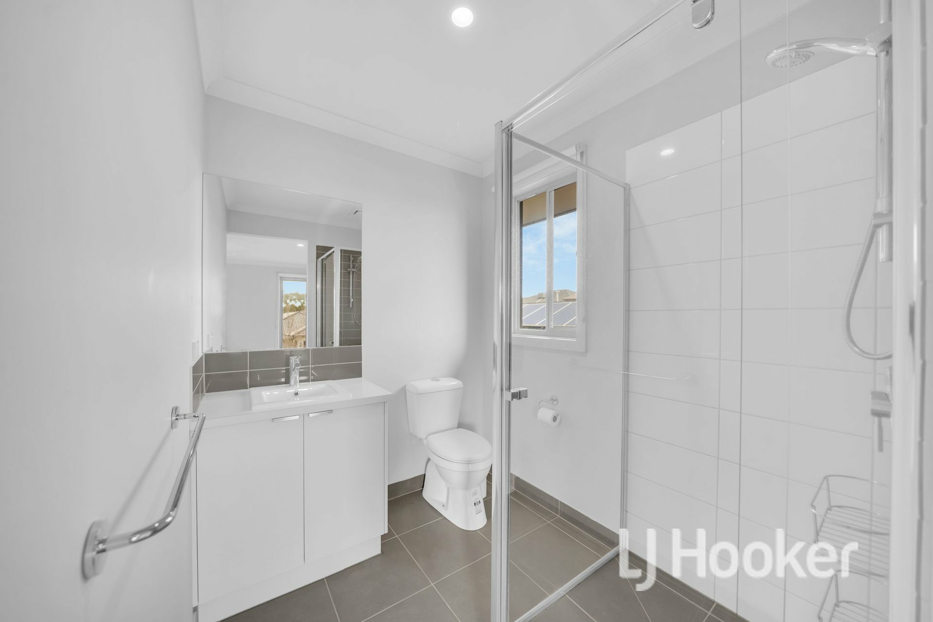 101 Evesham Drive — photo 18 of 26
