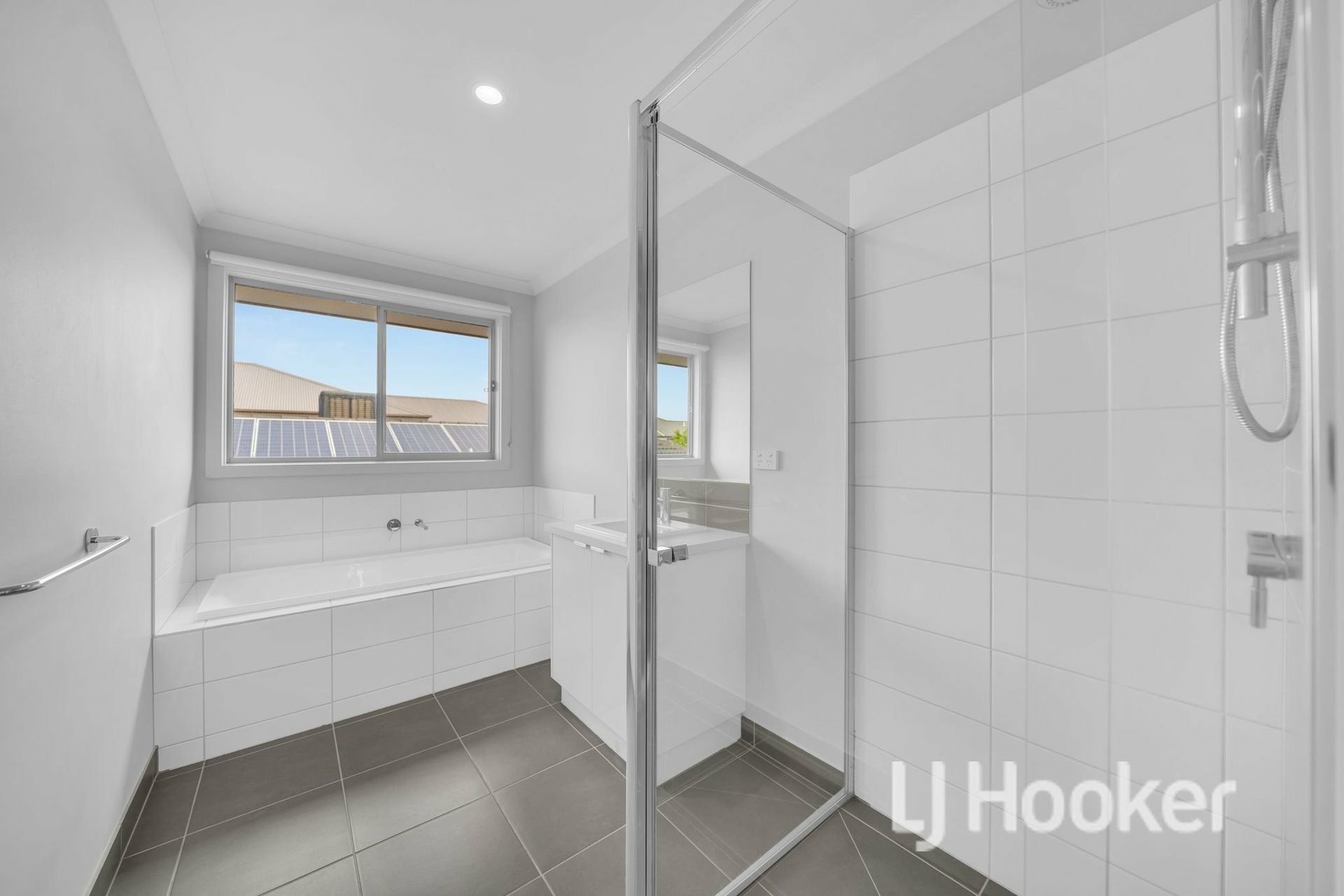 101 Evesham Drive — photo 19 of 26