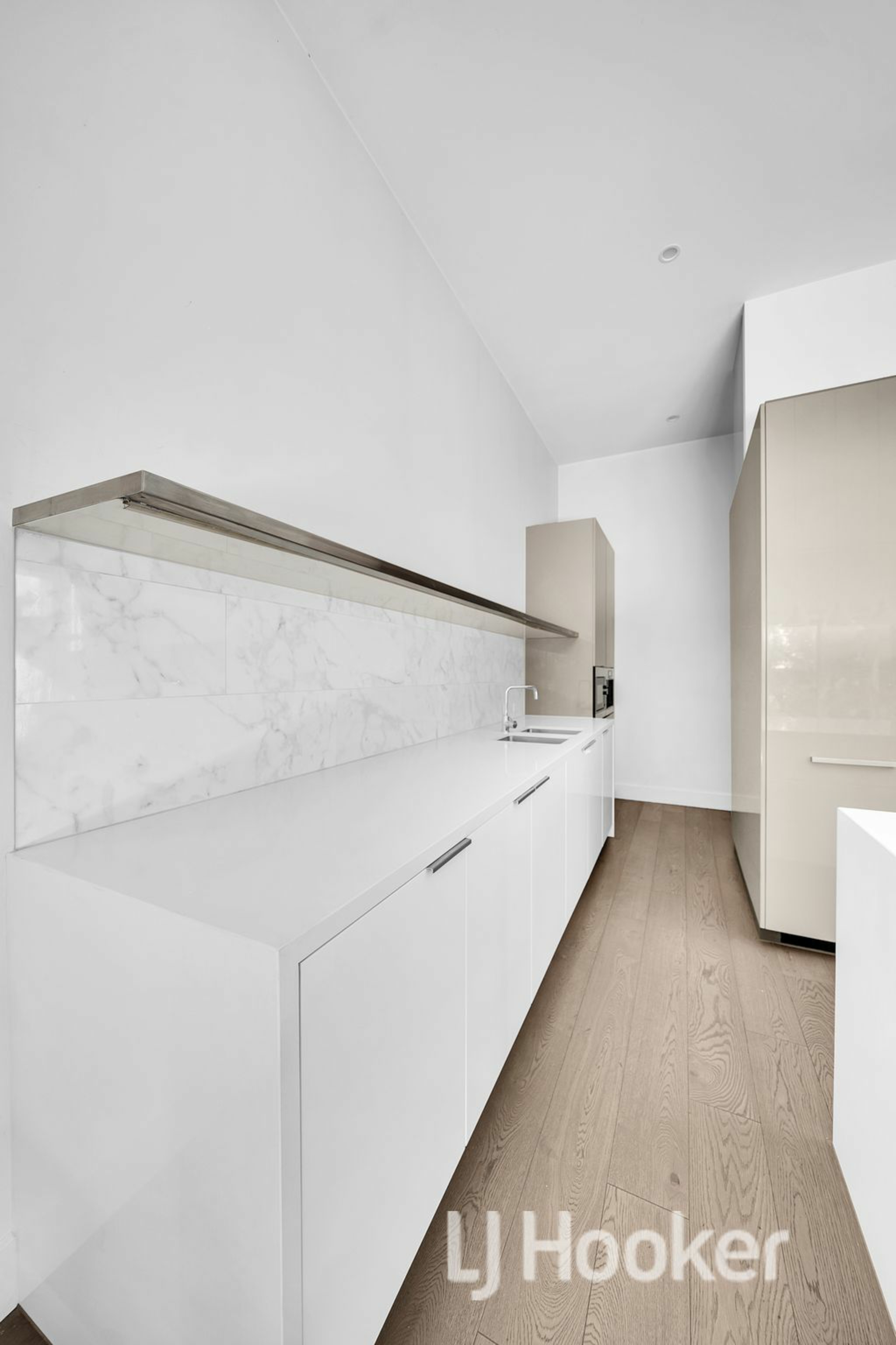 10 Cypress Way — photo 7 of 27