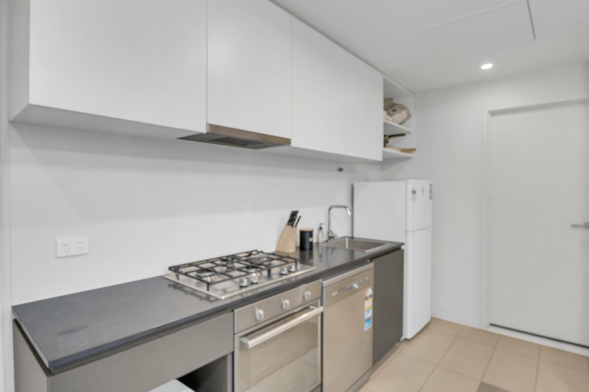 3610/568 Collins Street — photo 6 of 18