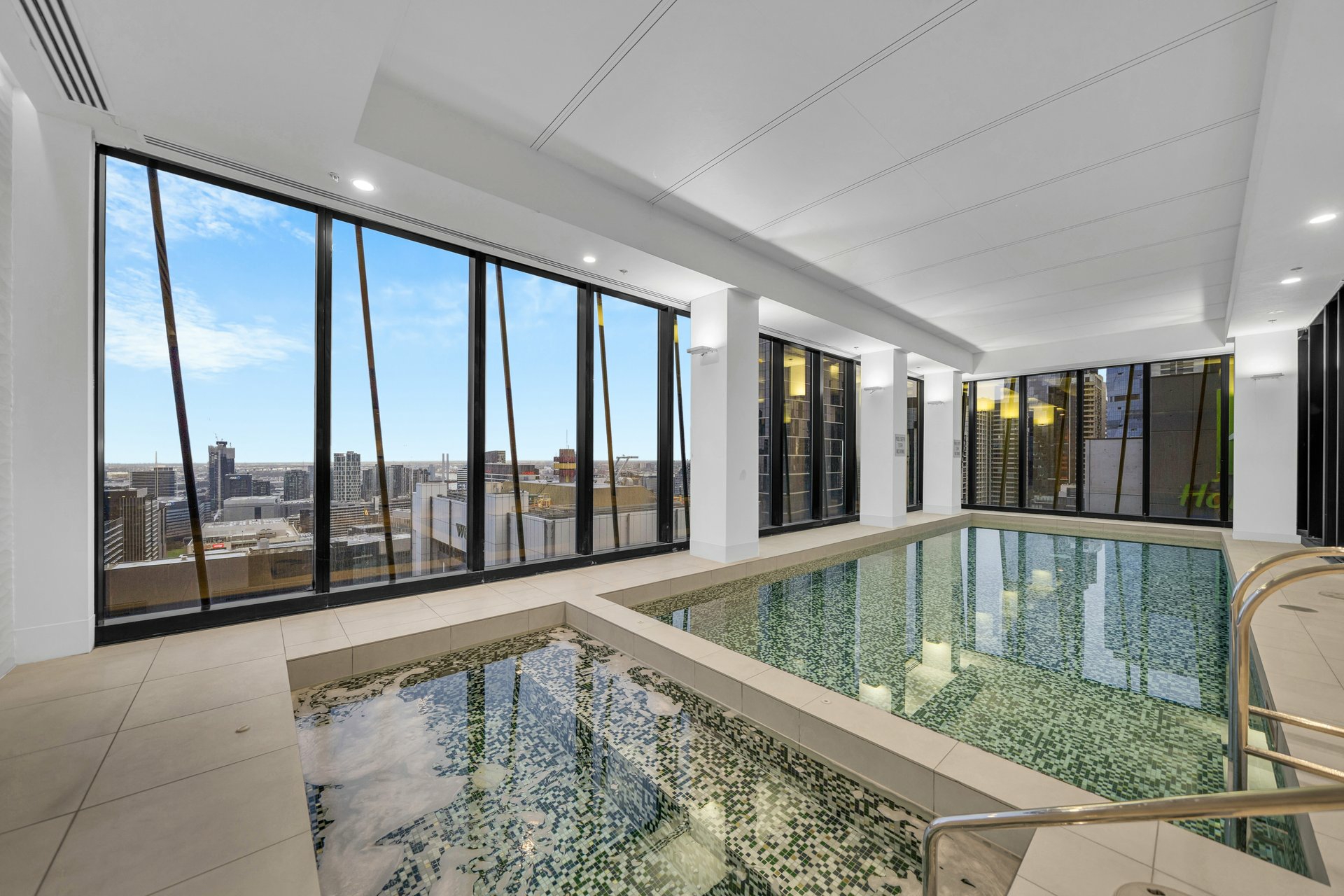 3610/568 Collins Street — photo 11 of 18