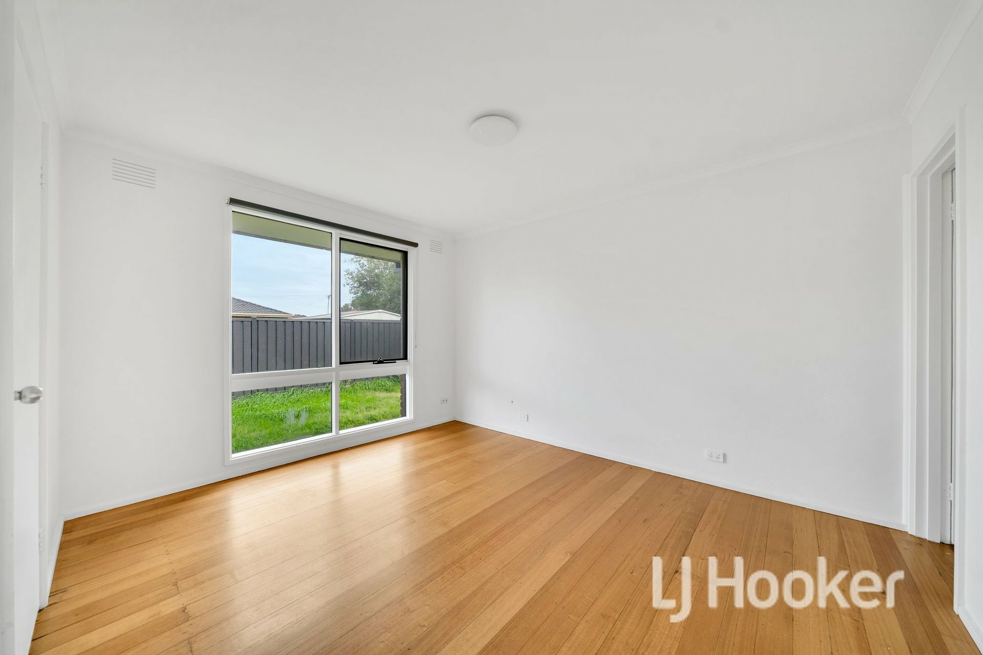 16 Eastern Street — photo 9 of 26