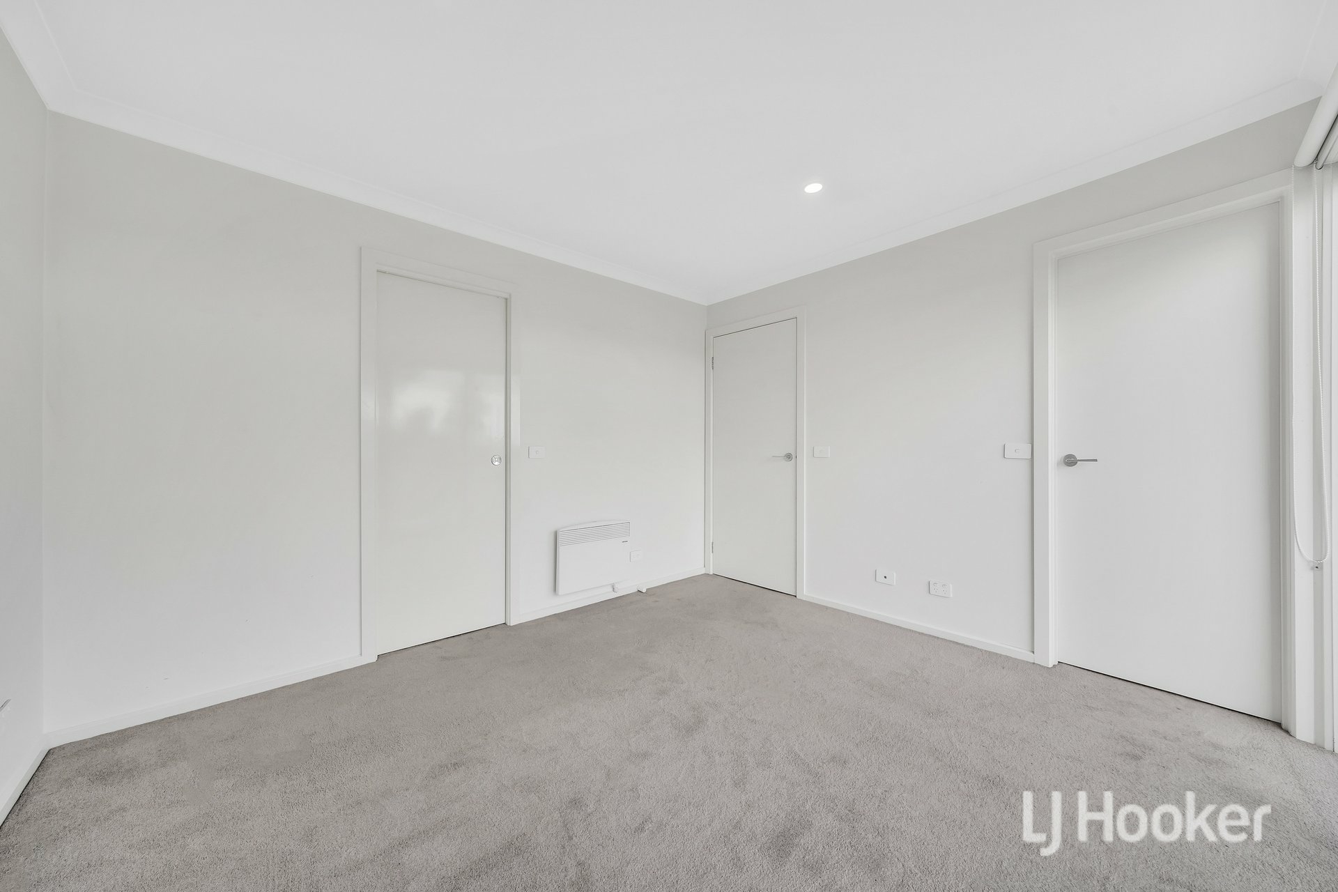 7 Clarence Walk — photo 8 of 17