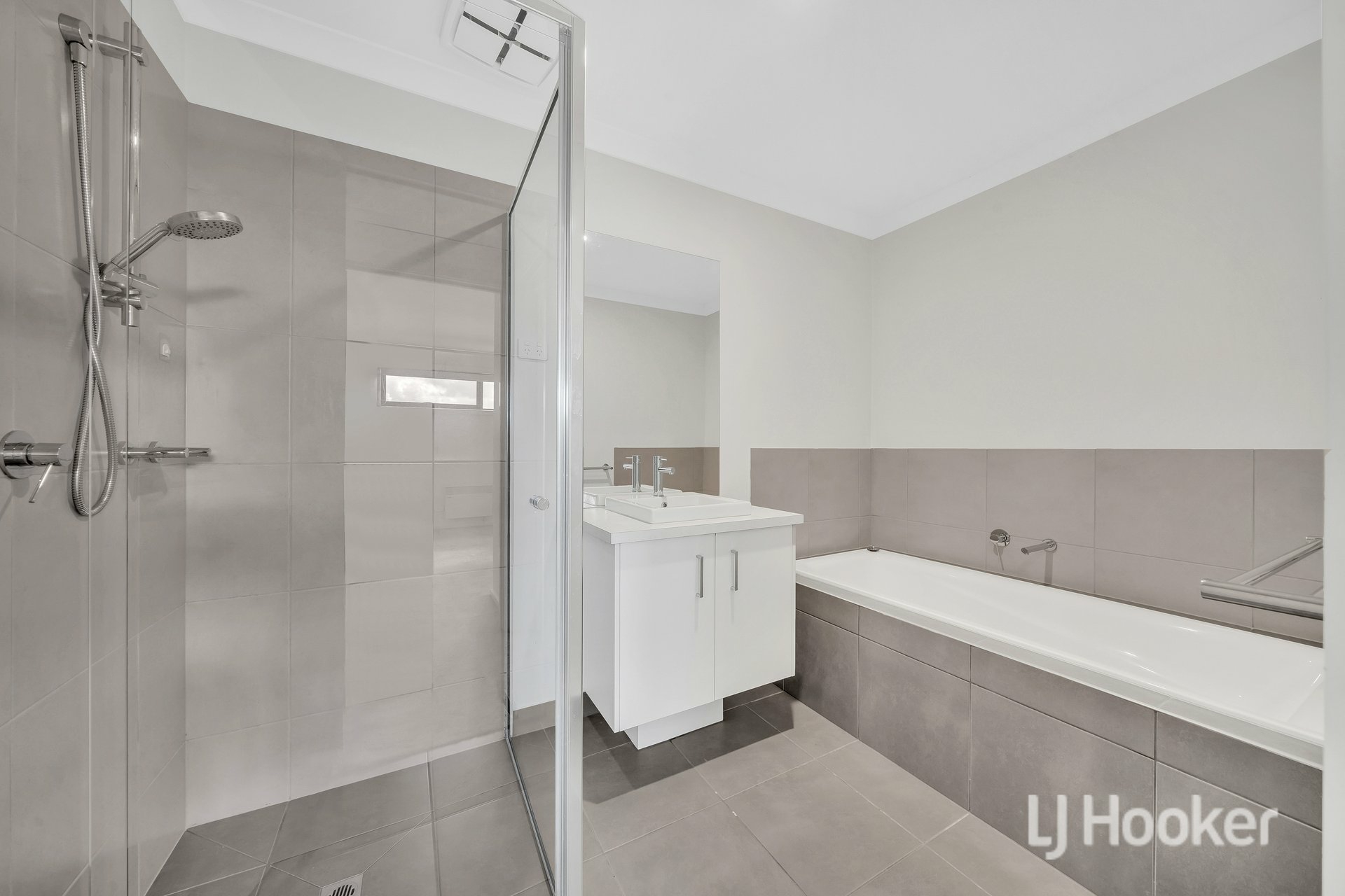 7 Clarence Walk — photo 9 of 17