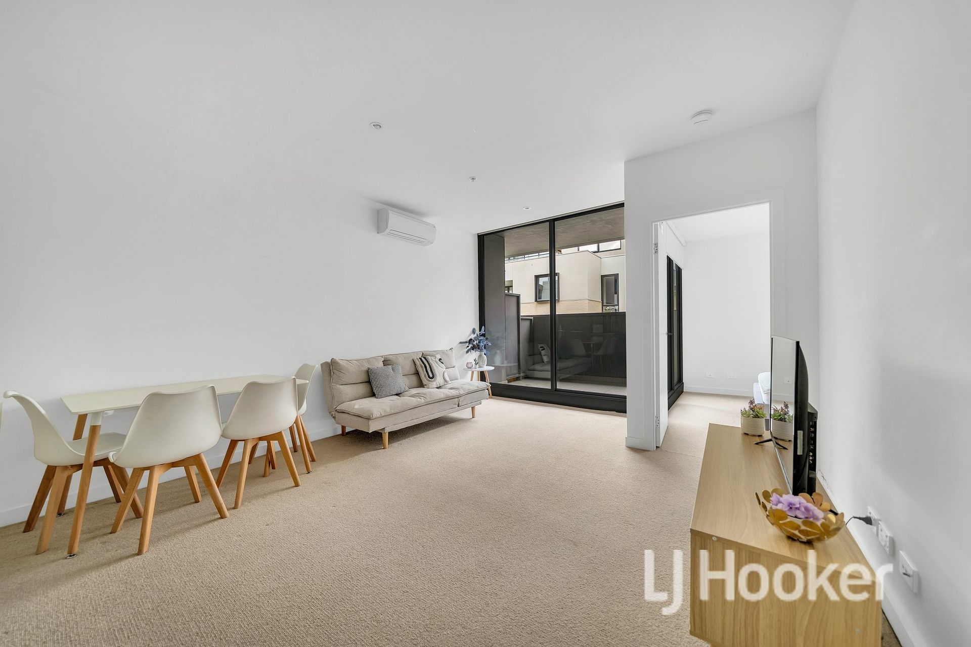 127F/11 Bond Street — photo from LJ Hooker City Residential