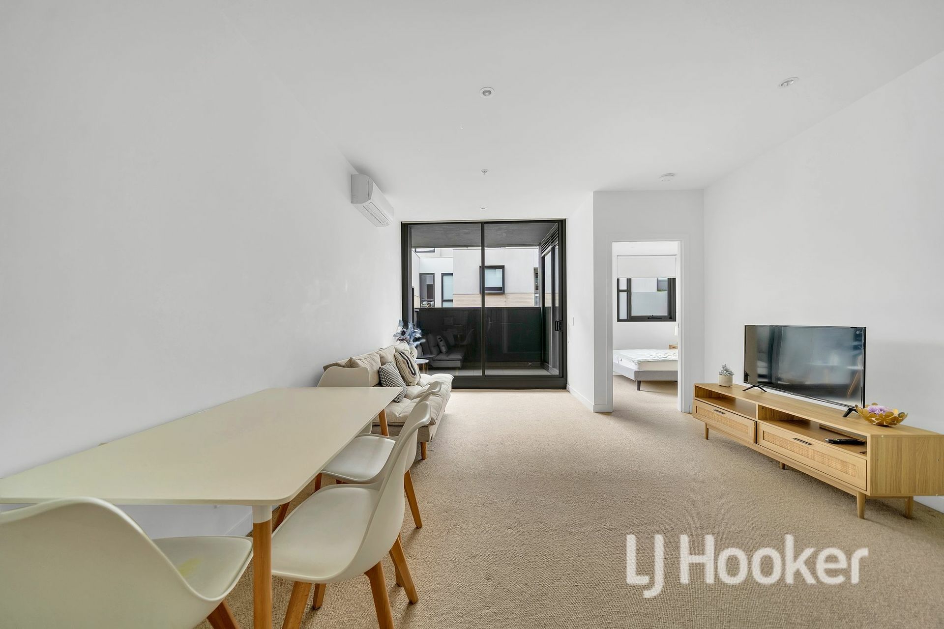 127F/11 Bond Street — photo 2 of 10