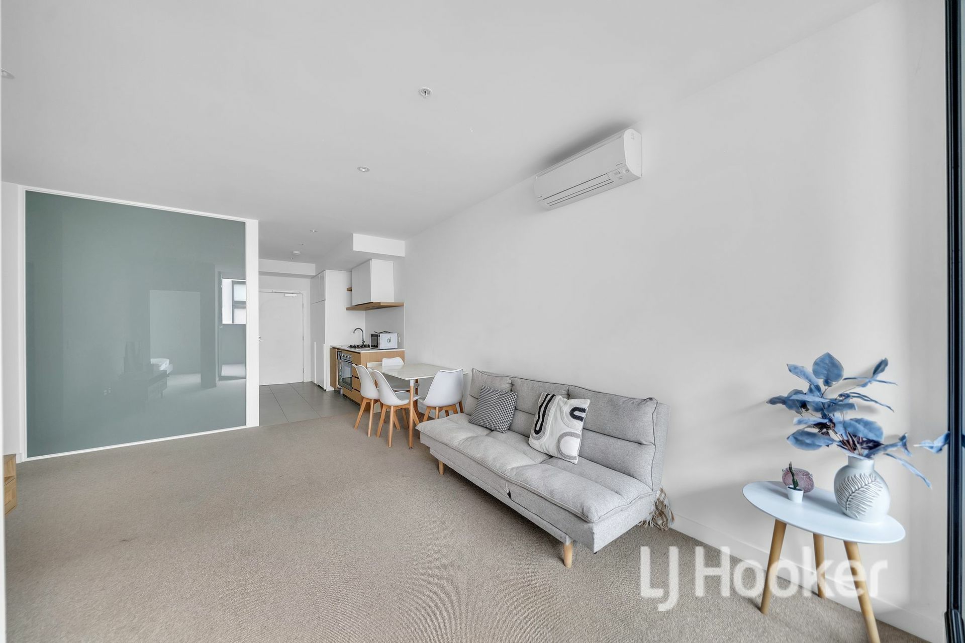 127F/11 Bond Street — photo 4 of 10