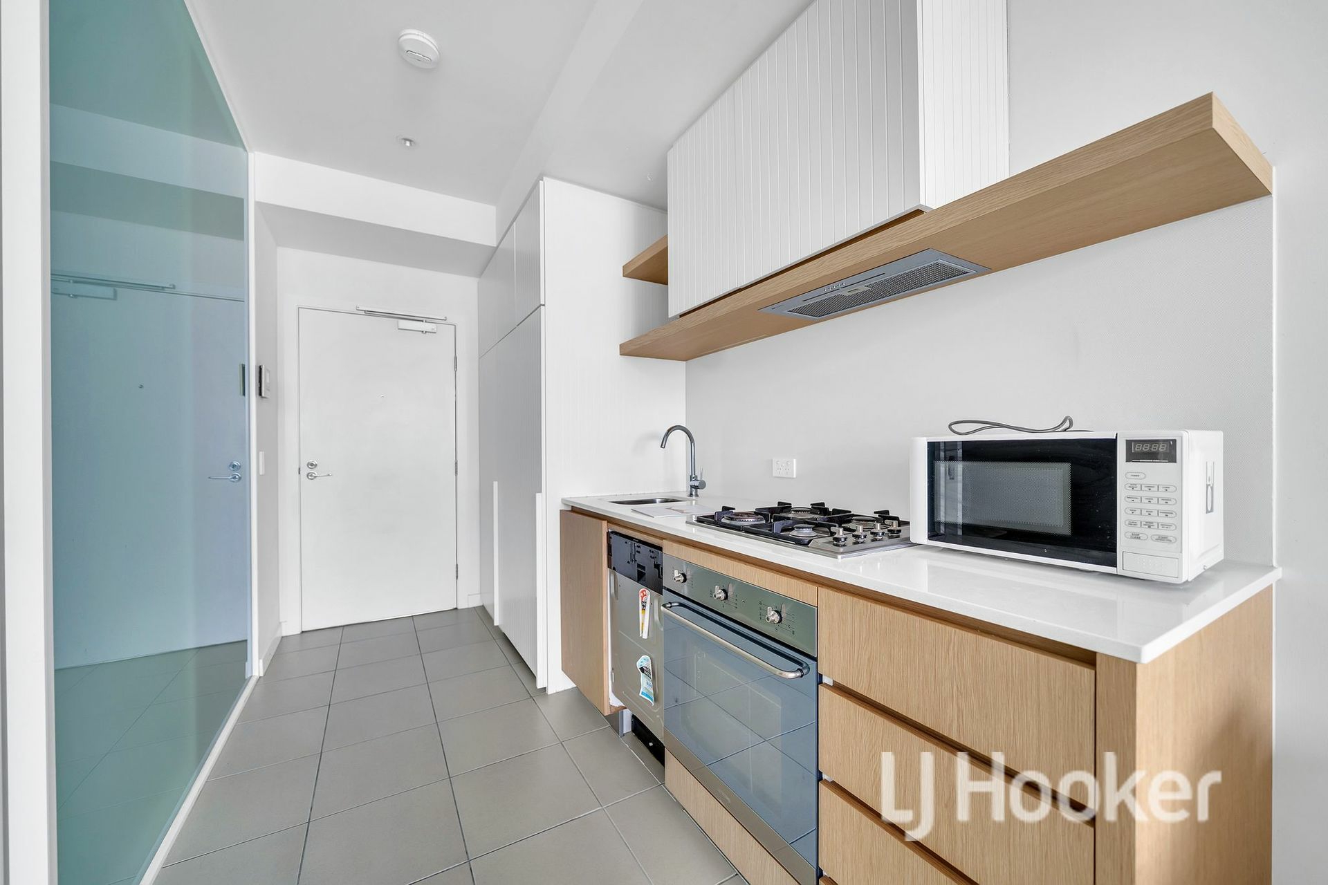 127F/11 Bond Street — photo 5 of 10