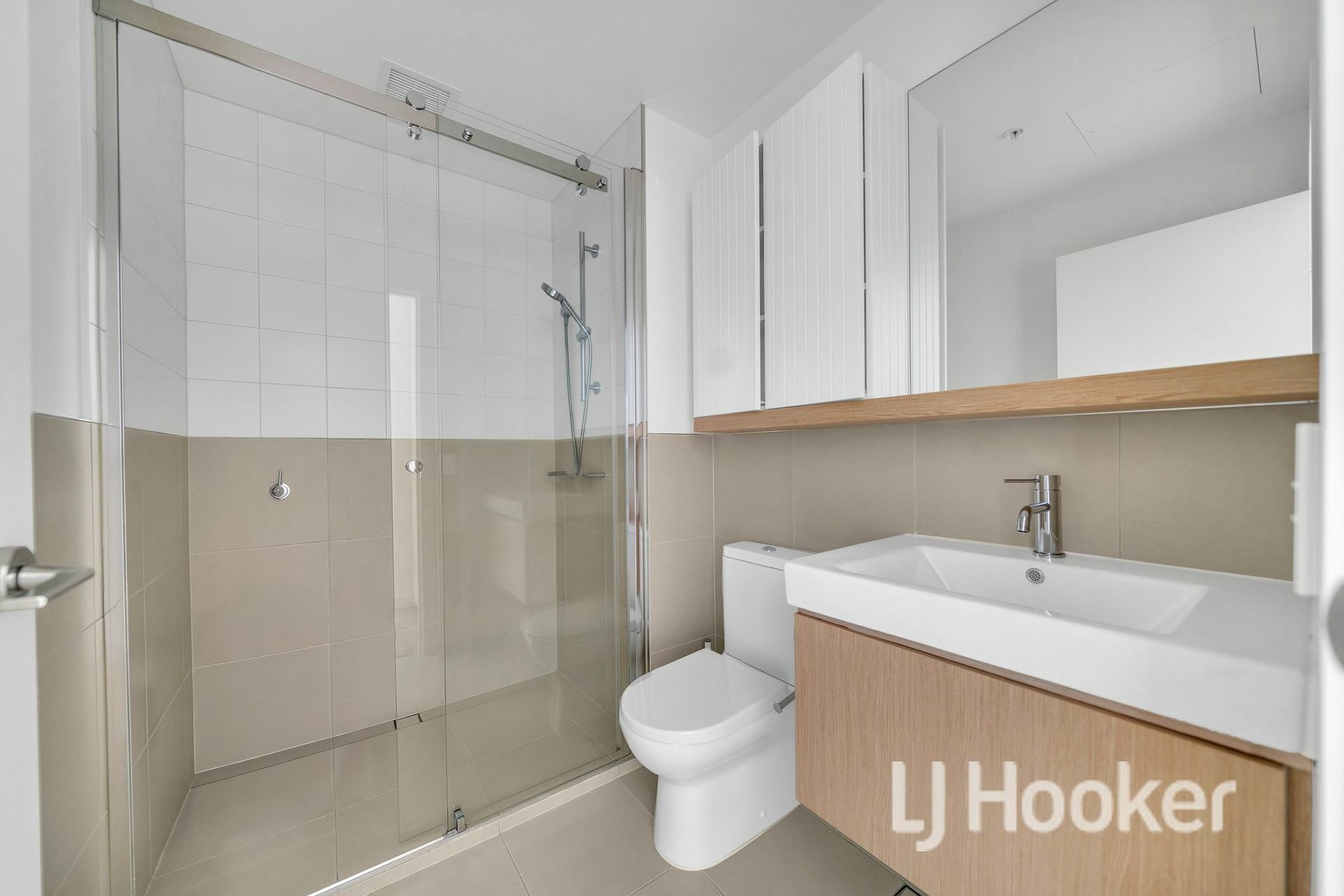 127F/11 Bond Street — photo 9 of 10