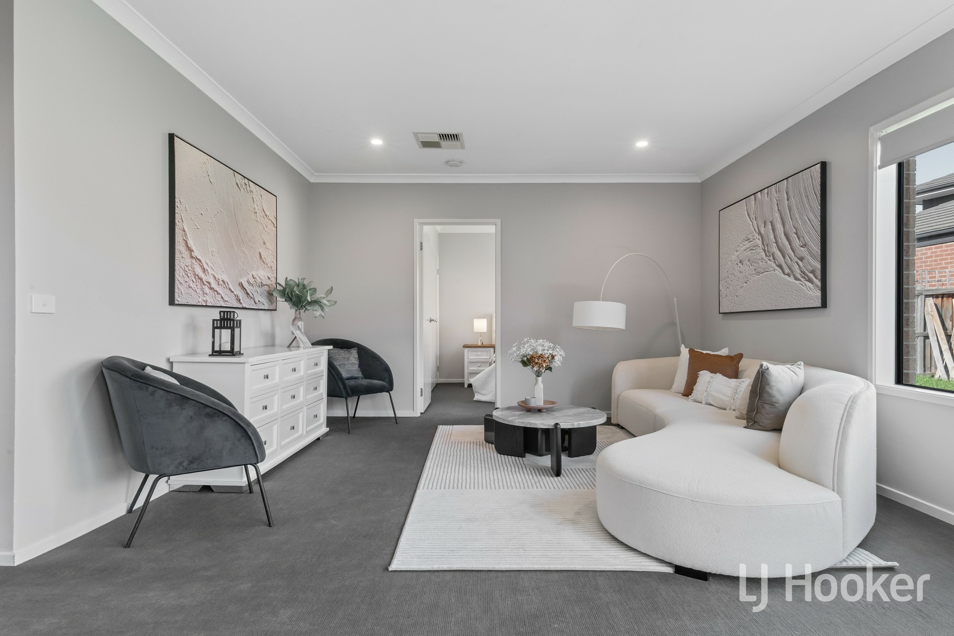 49 Newport Avenue — photo 3 of 10