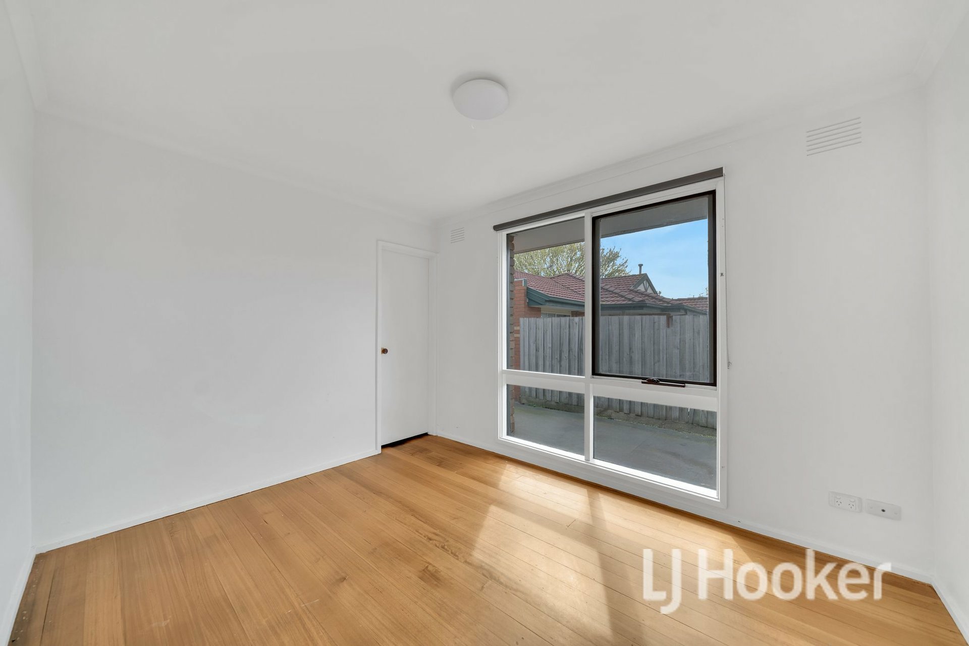 16 Eastern Street — photo 13 of 26