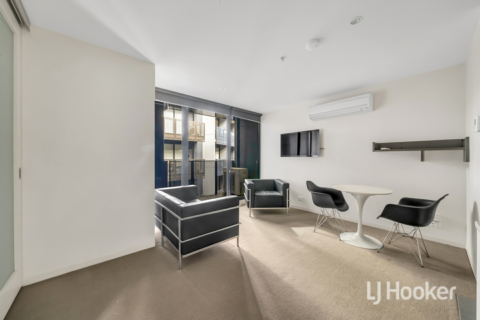 809/253 Franklin Street — photo from LJ Hooker City Residential