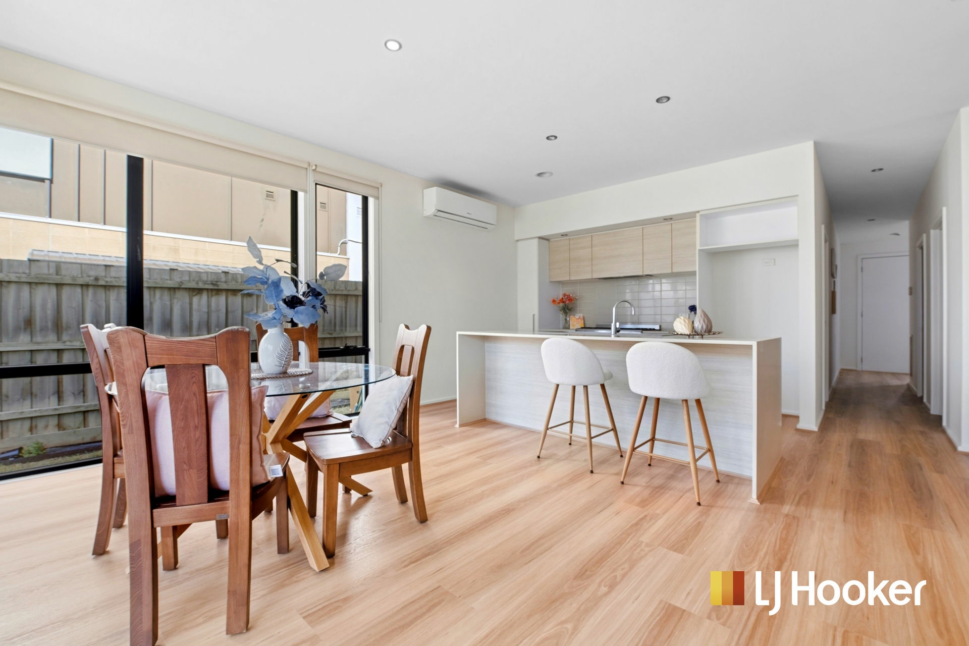 7 Yarra Bing Crescent — photo 2 of 11