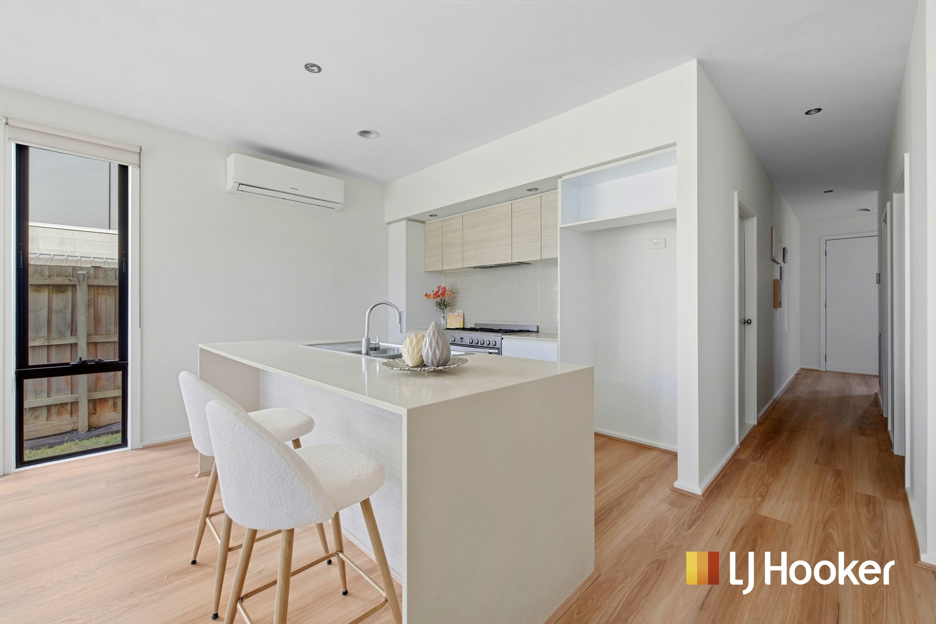 7 Yarra Bing Crescent — photo 3 of 11