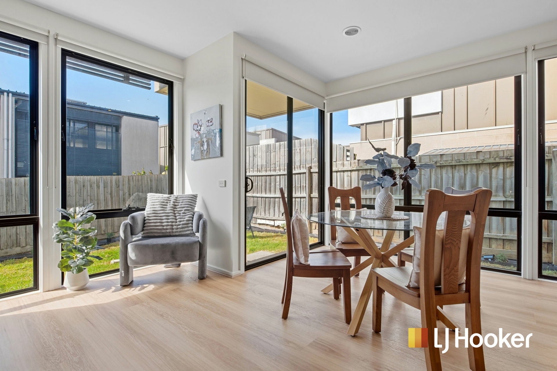 7 Yarra Bing Crescent — photo 4 of 11