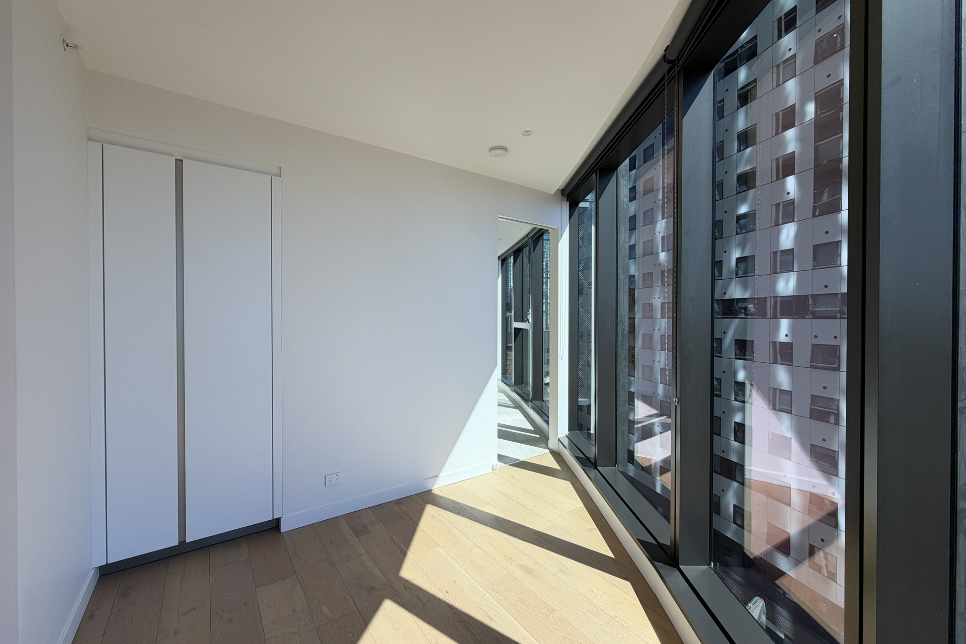 1105/9-23 MacKenzie Street — photo 7 of 19