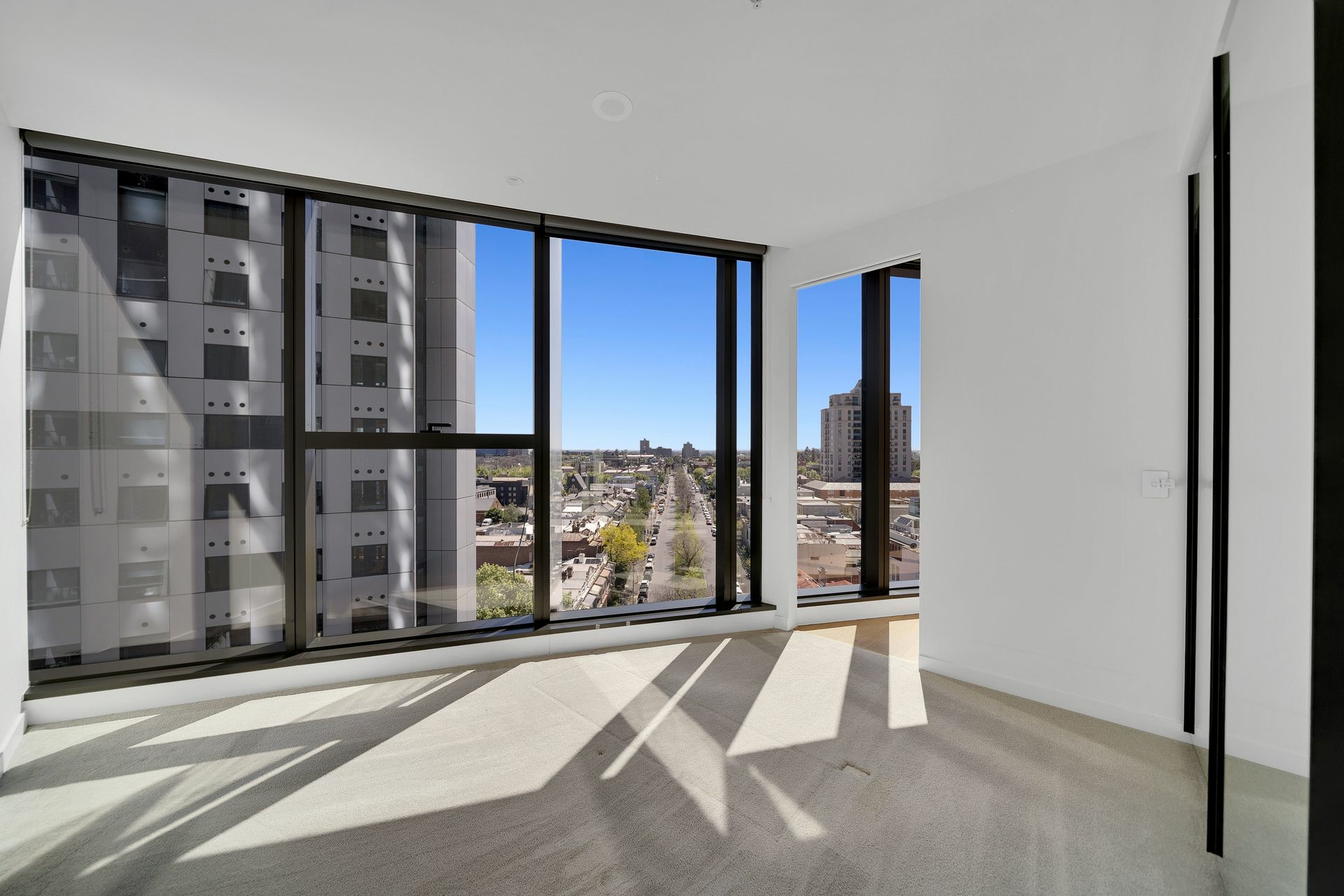 1105/9-23 MacKenzie Street — photo 10 of 19