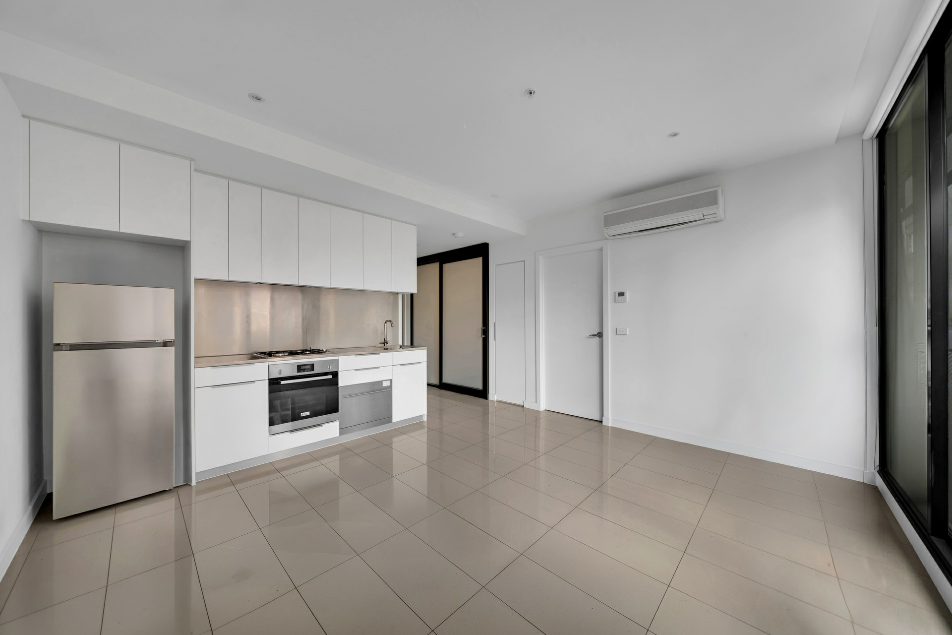 807/20-26 Coromandel Place — photo 7 of 18