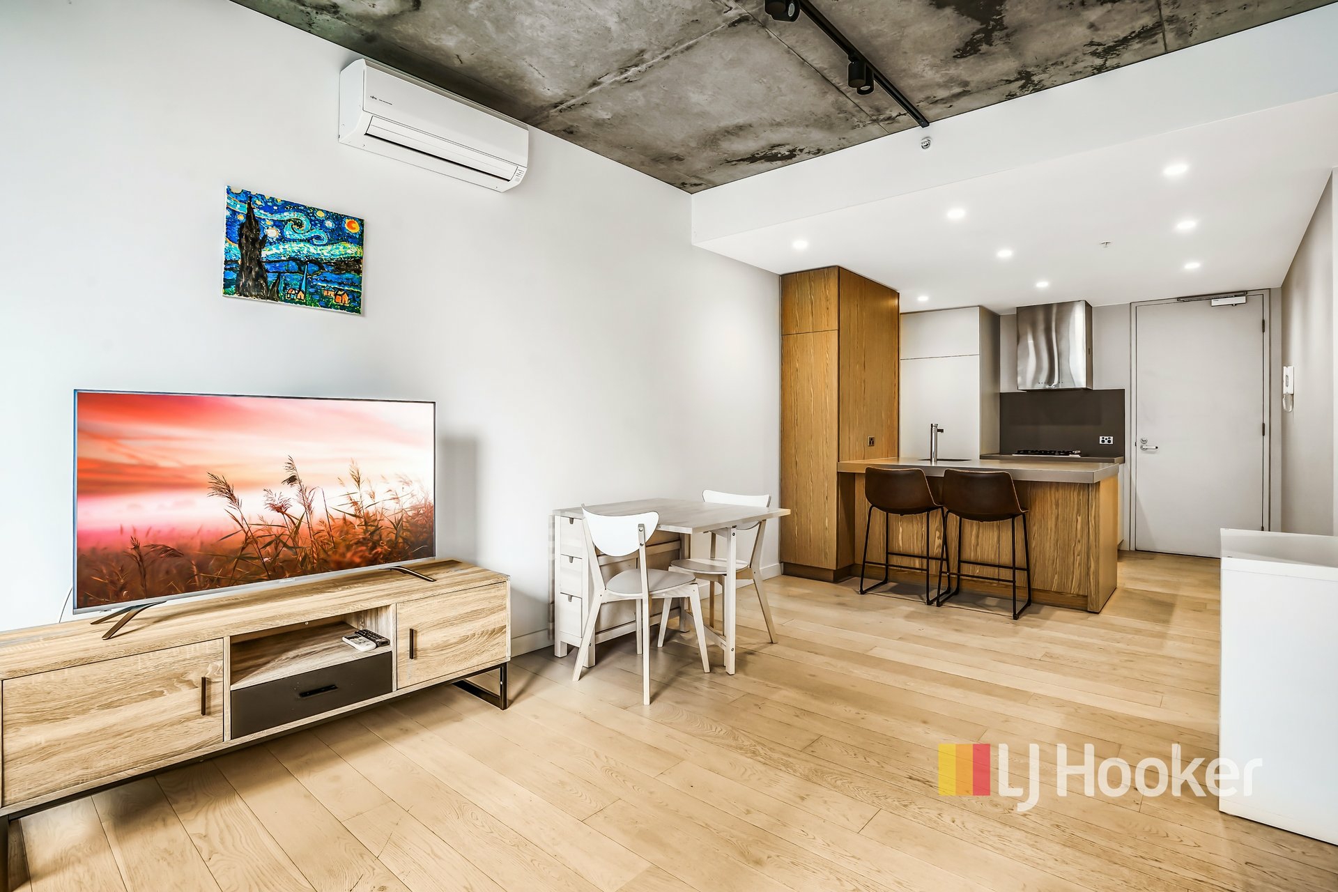308/380 Queensberry Street — photo from LJ Hooker City Residential