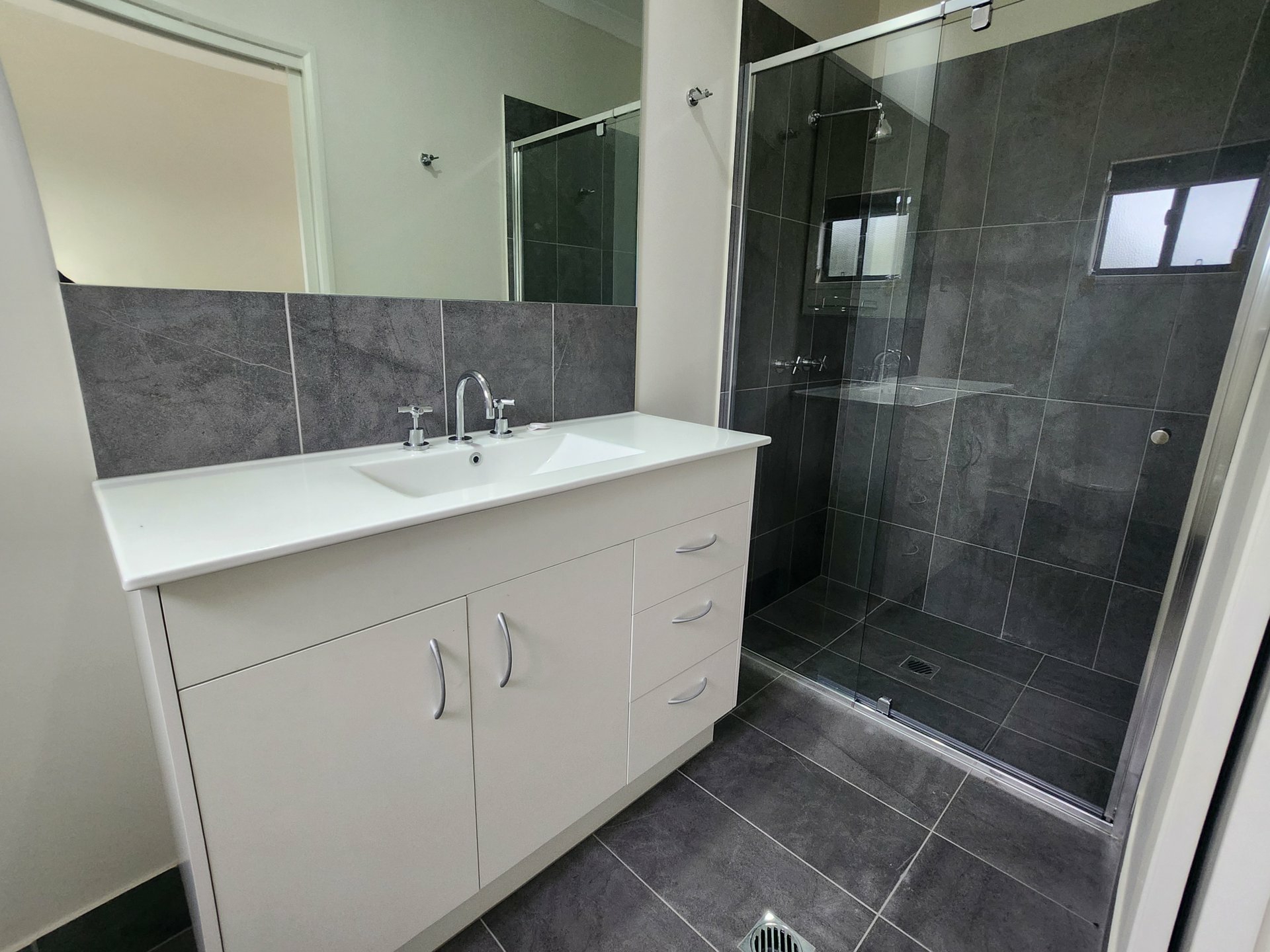 16 Barrington Crescent — photo 8 of 13